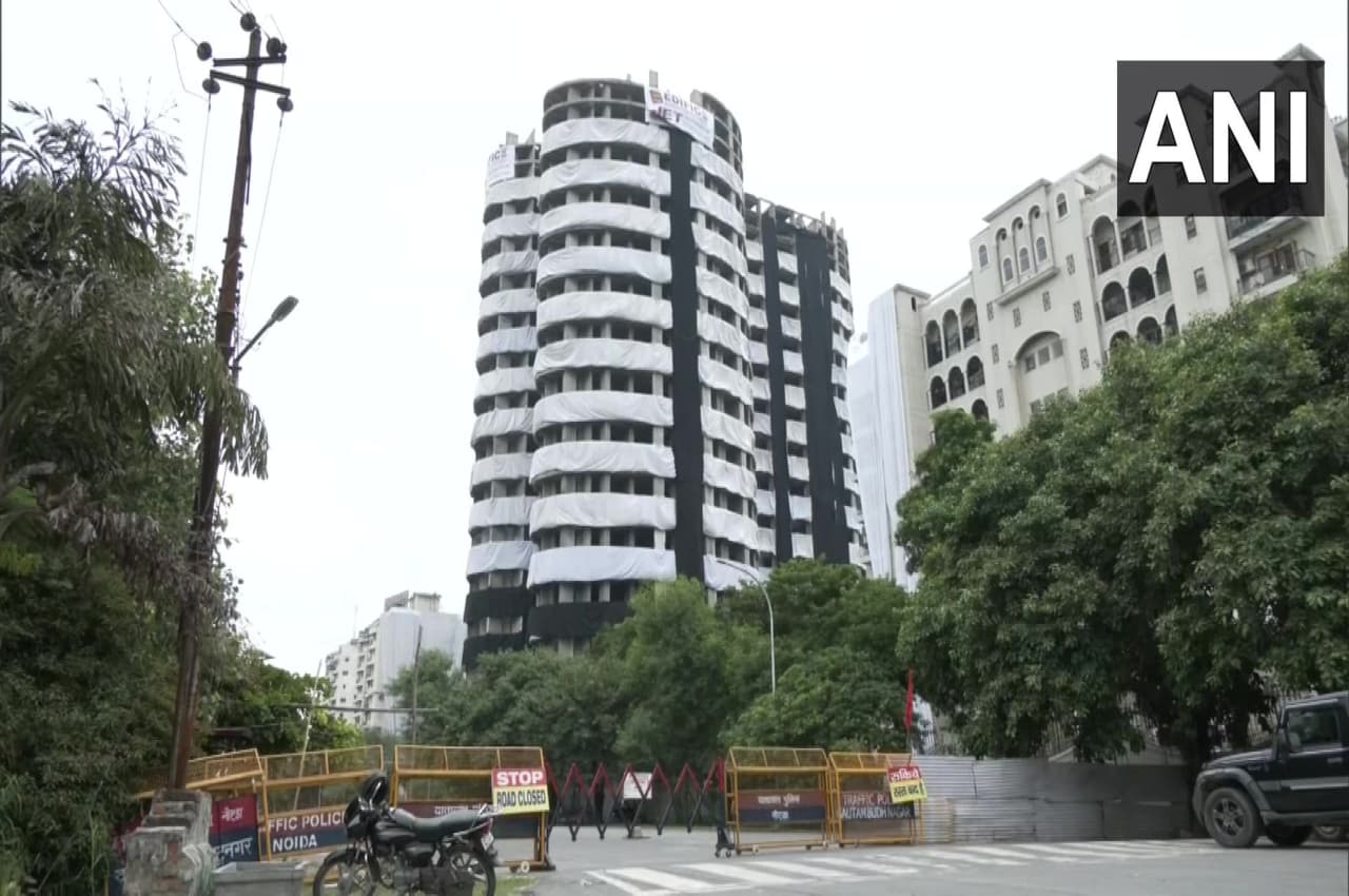 Supertech Twin Towers: आवारा कुत्तों को धमाके और मलबे से बचाने के लिए किया रेस्क्यू, शेल्टर होम भेजे