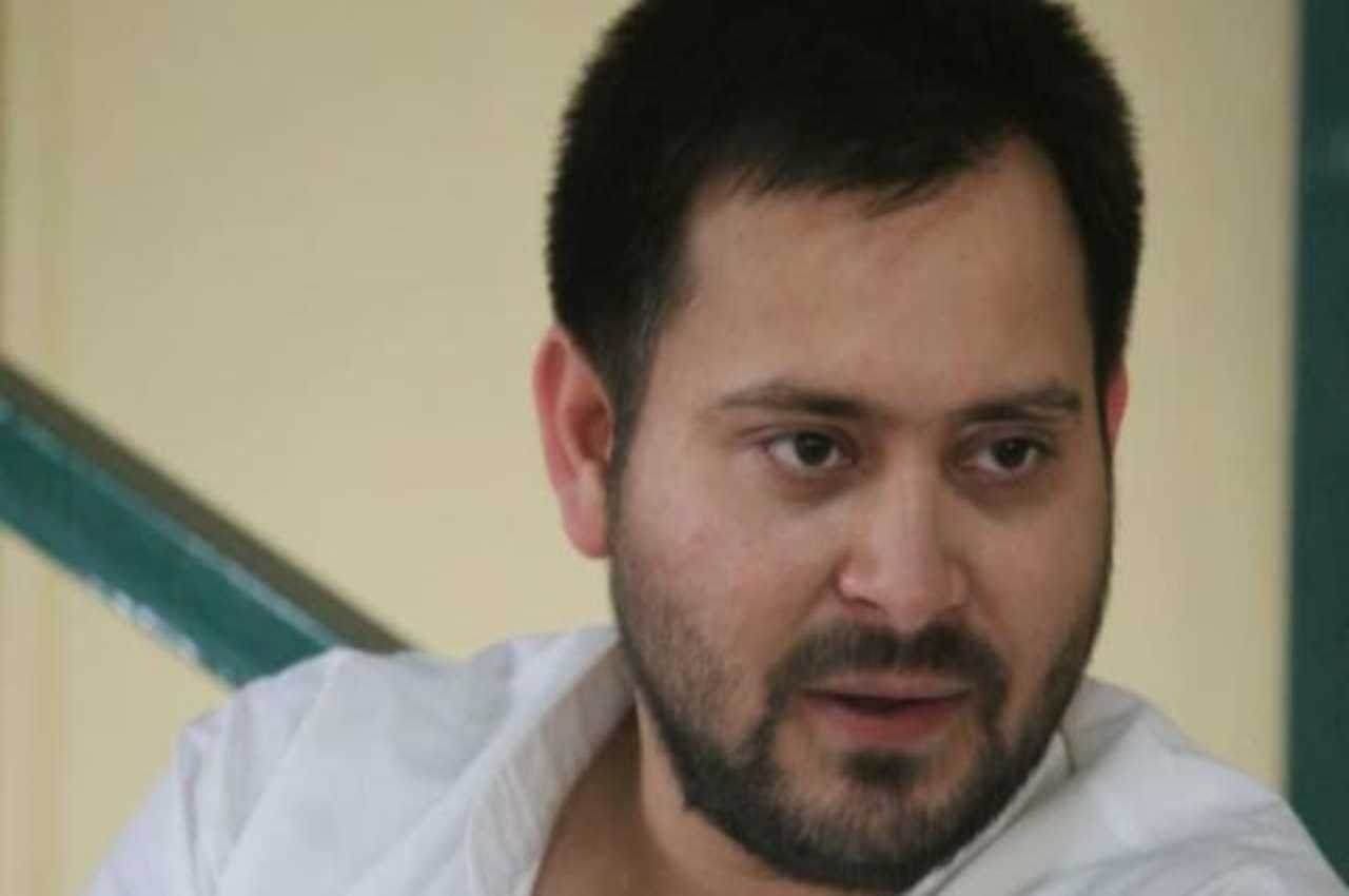 सोनिया गांधी से मिलने दिल्ली पहुंचे तेजस्वी यादव, गठबंधन पर चर्चा के आसार