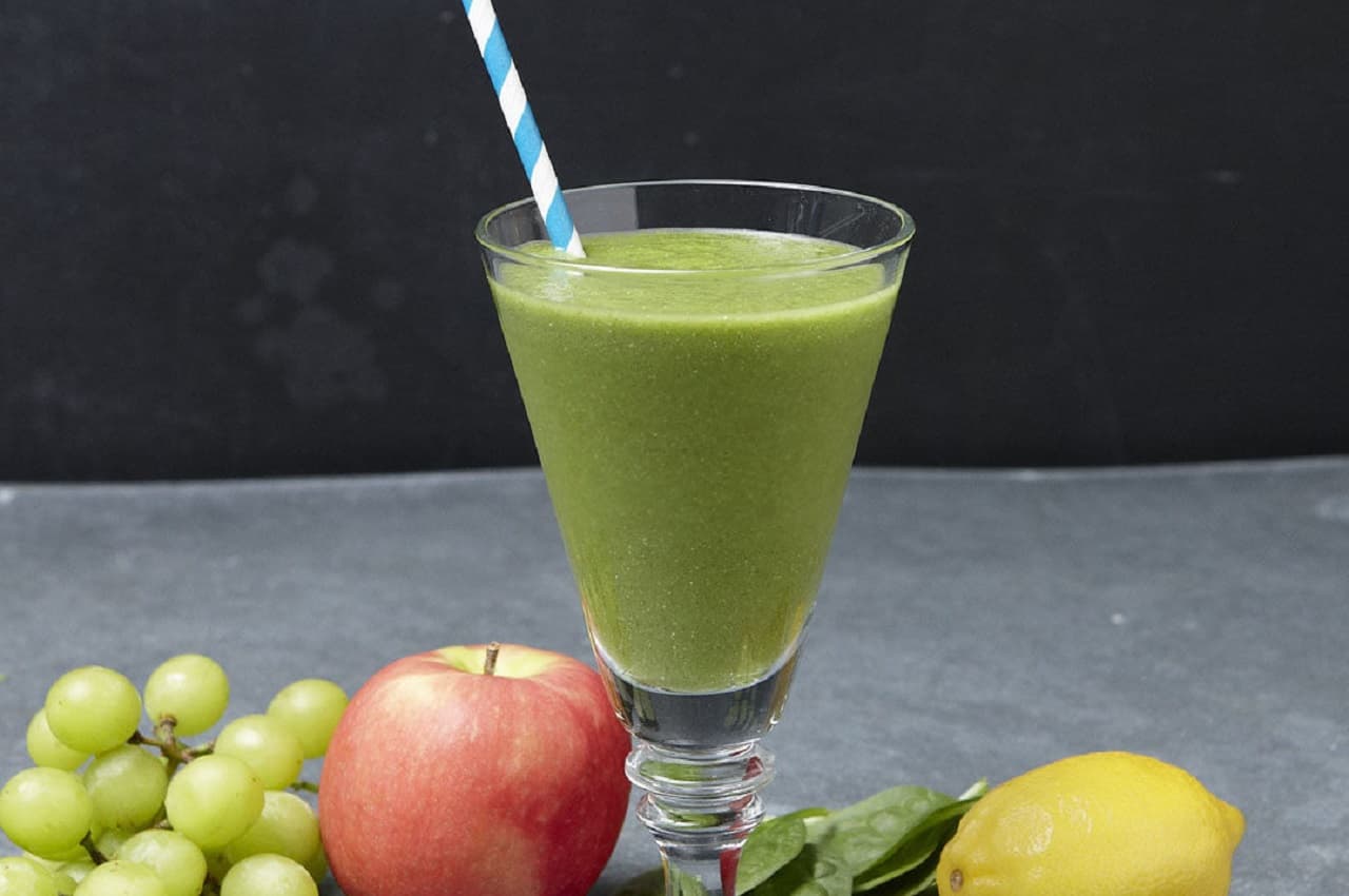 Grapes Smoothie Recipe: हाई कोलेस्ट्रॉल को घटाने में मदद करती है हेल्दी अंगूर की स्मूदी, जानें 5 मिनट वाली रेसिपी