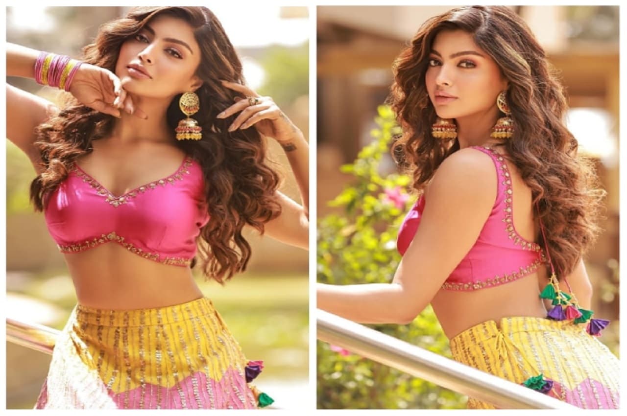 Akanksha Puri Latest Photos: Rainbow लहंगा पहन आकांक्षा पुरी नवरात्रि के रंग में रंगी, खूबसूरती पर फिदा हुए फैंस
