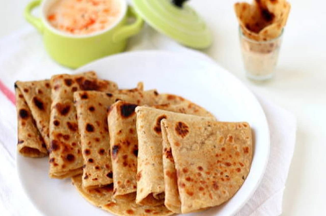 Ajwain Paratha Recipe: गैस की समस्या से रहते हैं परेशान? तो नाश्ते में बनाएं हेल्दी अजवाइन पराठा, जानें रेसिपी