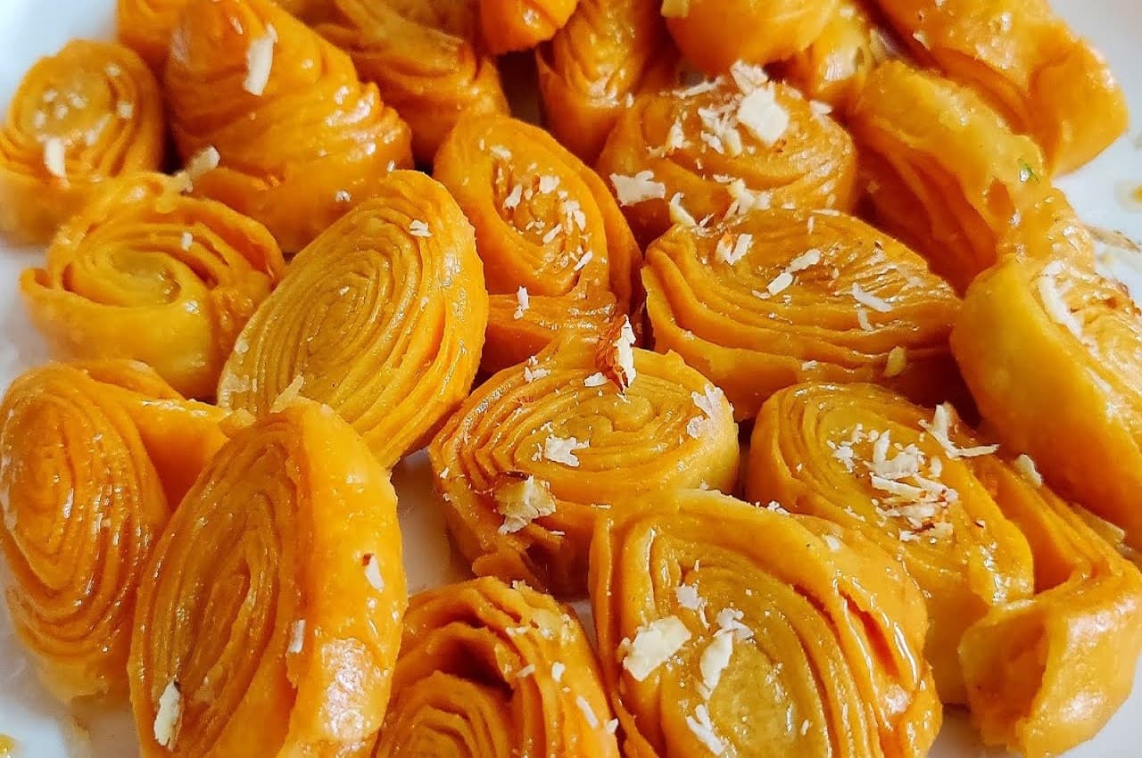 Gud Ka Khaaja Recipe: गणेश चतुर्थी महोत्सव पर सबका मुंह मीठा कराएं रसीले गुड़ के खाजा से, जानें रेसिपी
