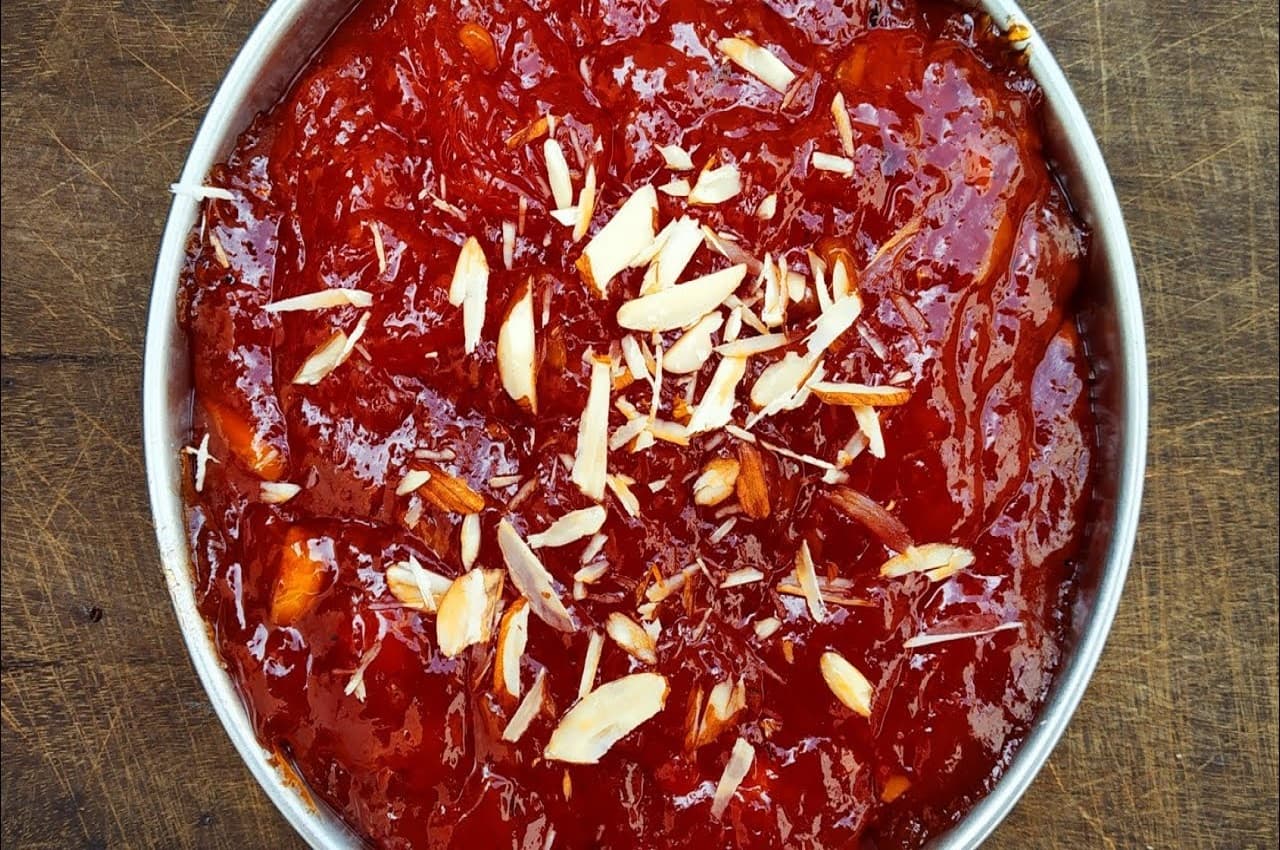 Watermelon Halwa Recipe: करवाचौथ के मजे को दोगुना करें स्वादिष्ट तरबूज के हलवे के साथ, जानें रेसिपी