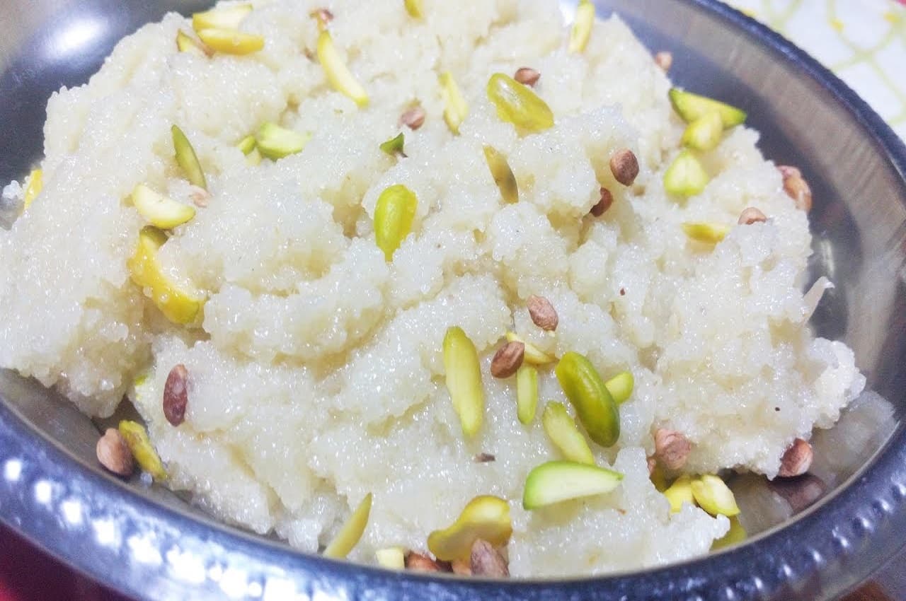 Dahi Ka Halwa Recipe: करवाचौथ मीठे में कुछ अलग बनाना चाहते हैं, तो बनाएं दही का स्वादिष्ट हलवा, जानें रेसिपी