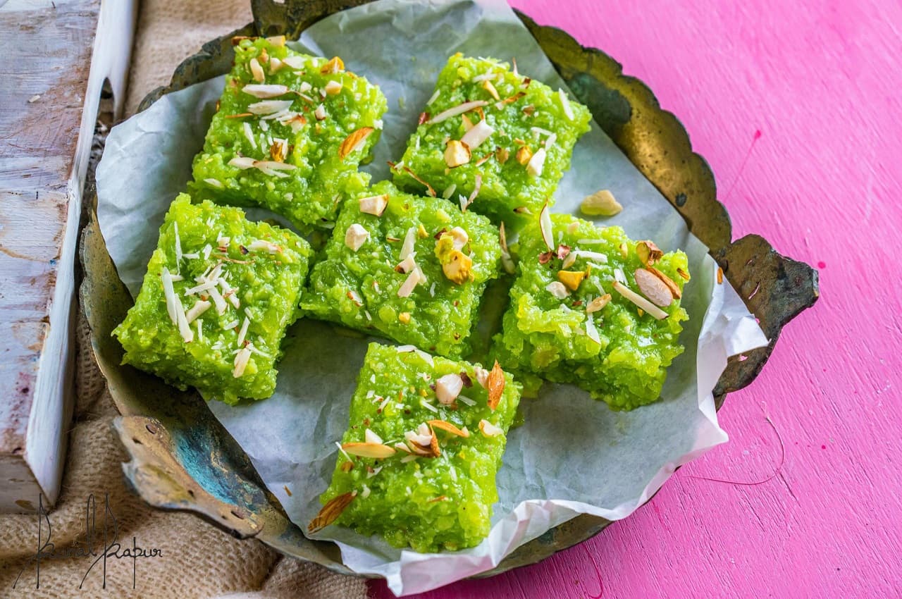 Lauki Barfi Recipe: पूजनीय भगवान गणेश को भोग में खिलाएं न्यूट्रिशन से भरपूर लौकी की बर्फी, जानें रेसिपी
