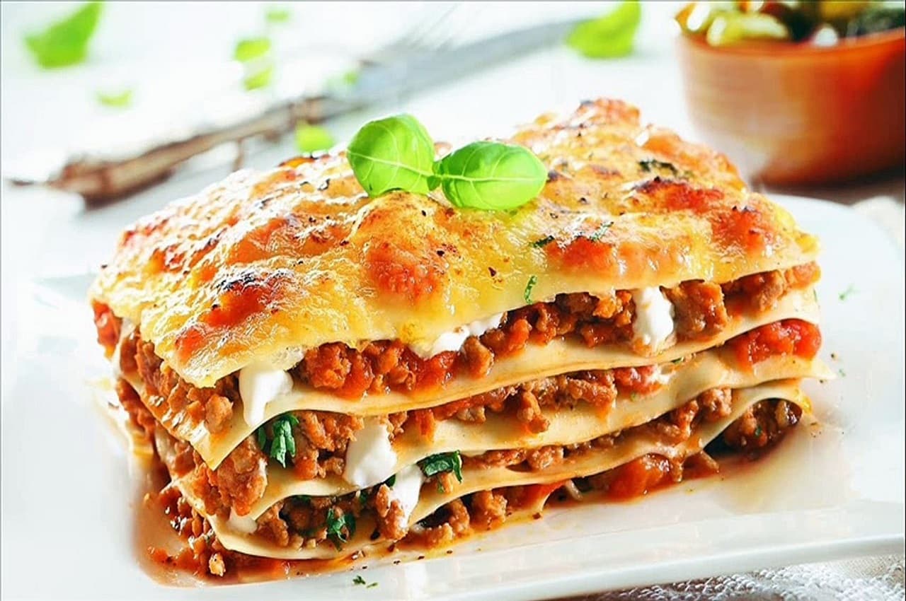 Vegetable Lasagna Recipe: हाउस पार्टी के लिए घर पर बनाएं फेमस वेजिटेबल लजानिया, नोट करें सिंपल रेसिपी