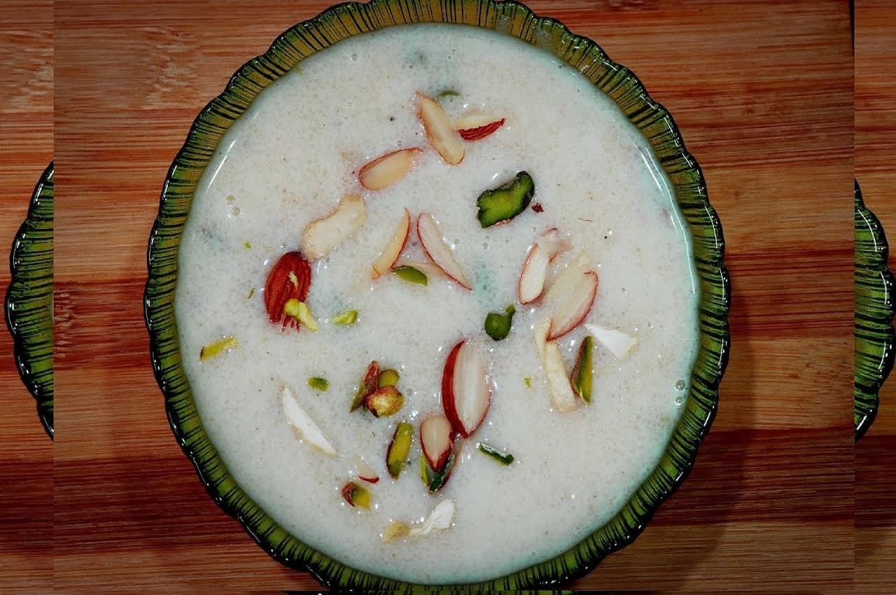 Suji ki Kheer Recipe: करवाचौथ के खास मौके पर केवल 20 मिनट में बनाएं डिलीशियस सूजी की खीर, जानें रेसिपी
