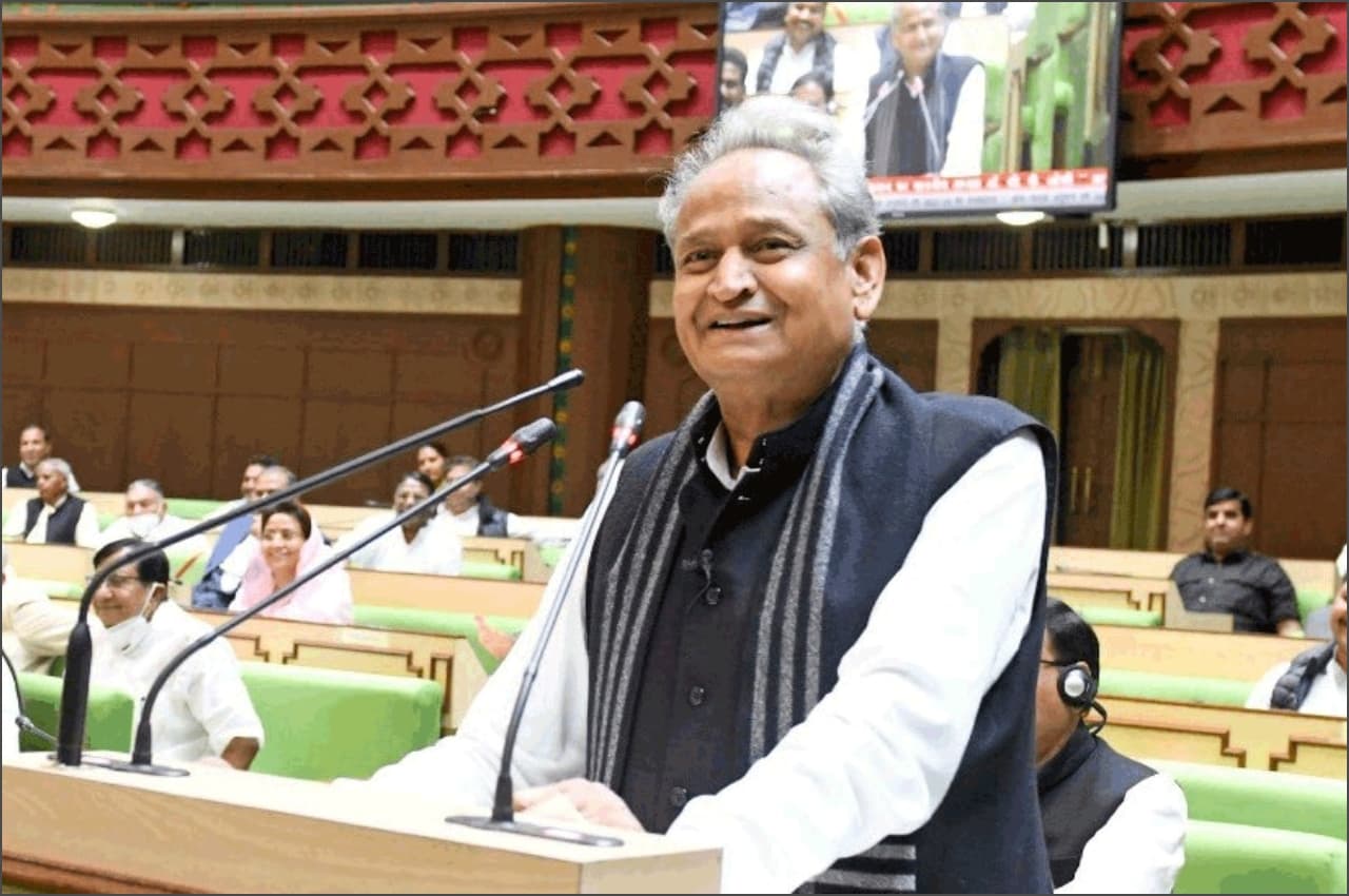 Rajasthan: राज्य कर्मचारियों की दिवाली! गहलोत सरकार ने महंगाई भत्ते में 4 प्रतिशत की बढ़ोतरी की