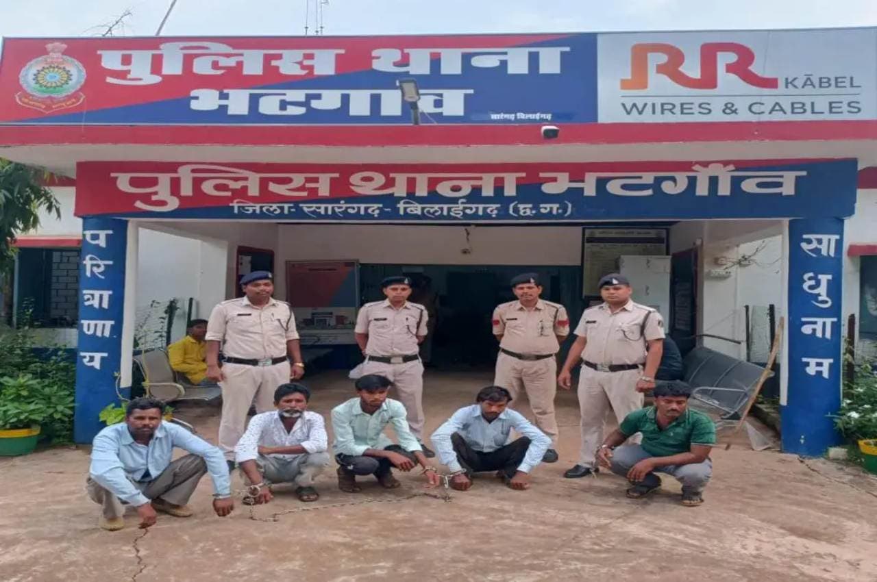 Chhattisgarh: मवेशियों के पैर बांधकर खेत में फेंकने वाले आरोपी गिरफ्तार, 4 गायों की हुई थी मौत