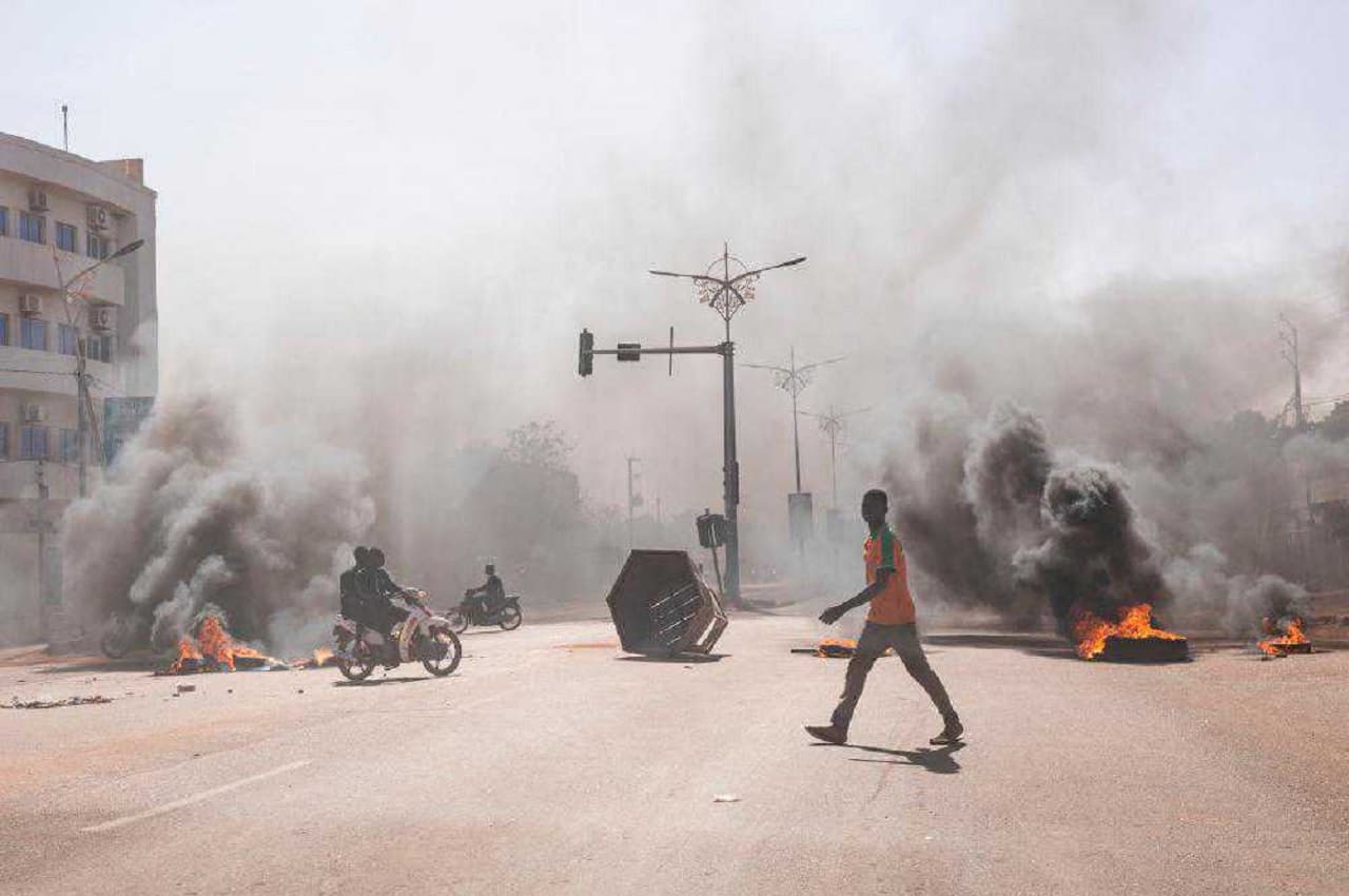Burkina Faso: पश्चिम अफ्रीका के बुर्किना फासो में IED ब्लास्ट में, 35 लोगों की मौत
