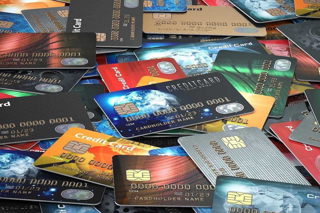 Bank Debit Card Charges: इस बैंक ने आज से डेबिट कार्ड सर्विस चार्ज में वृद्धि की, यहां देखें- नए शुल्क