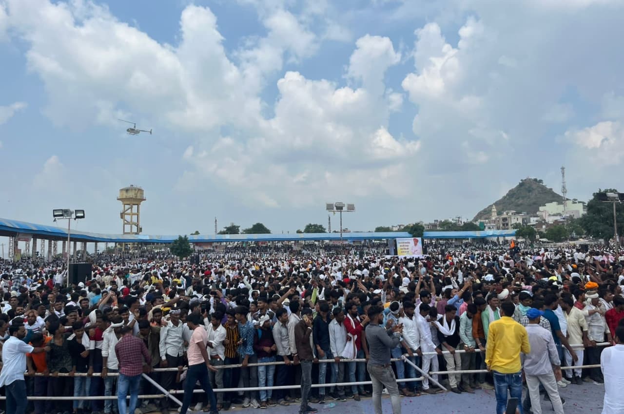 Rajasthan: पुष्कर सरोवर में लीन हुए गुर्जर नेता कर्नल किरोड़ी सिंह बैंसला, उमड़ा लाखों लोगों का हुजूम
