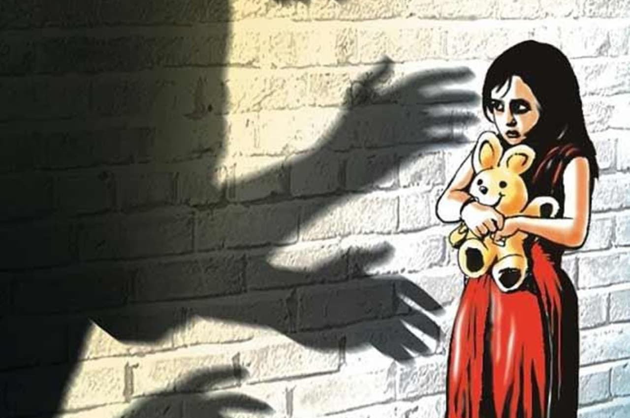 Ghazipur: स्मार्टफोन के लिए दो नाबालिगों ने बच्ची को 20 हजार में बेचा, खरीदारों ने दुष्कर्म के बाद गंगा में फेंका, फिर...
