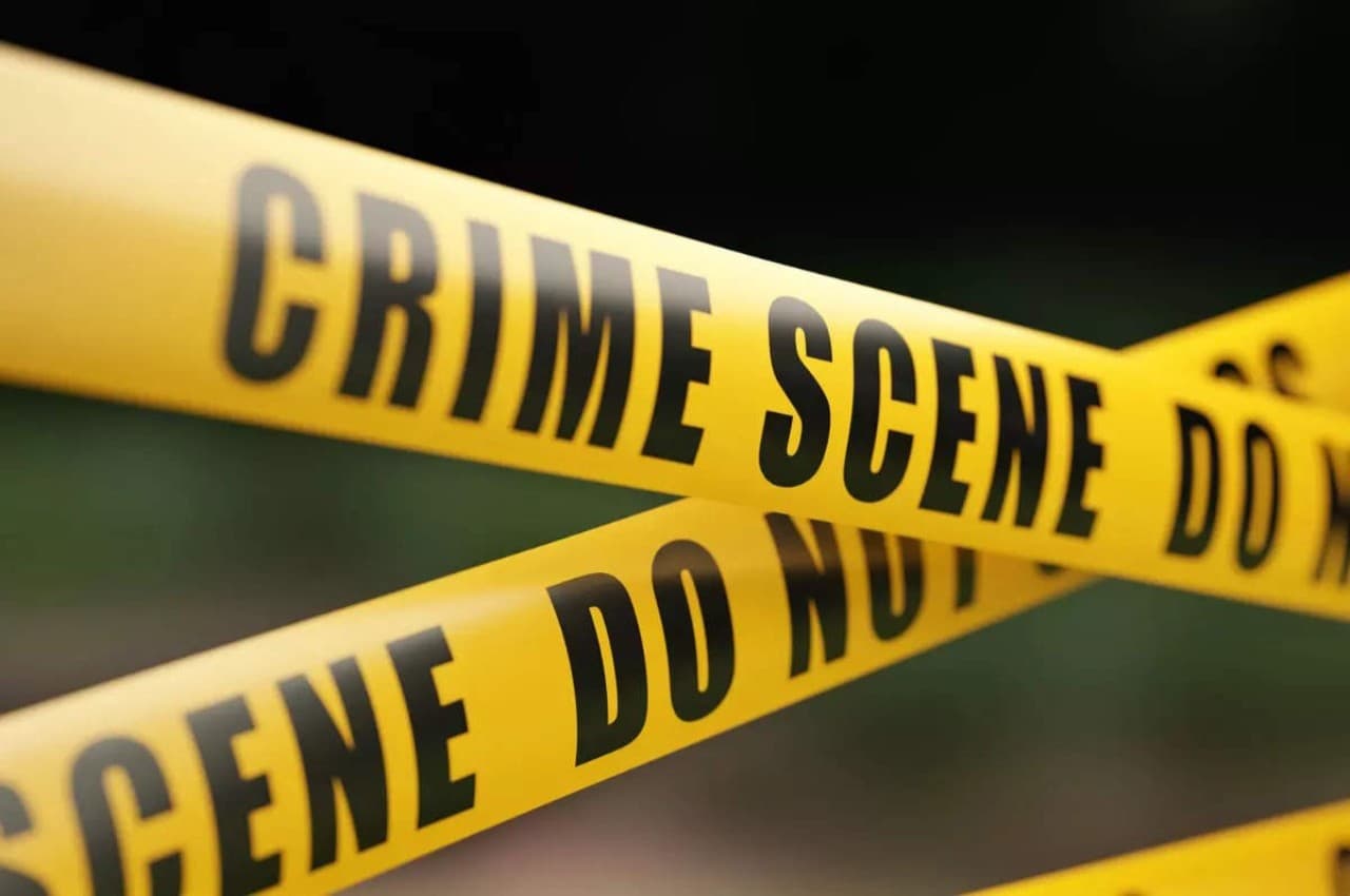 Greater Noida: मर्चेंट नेवी अधिकारी के परिवार को बंधक बनाकर डकैती, एक घंटे रहा खौफनाक मंजर