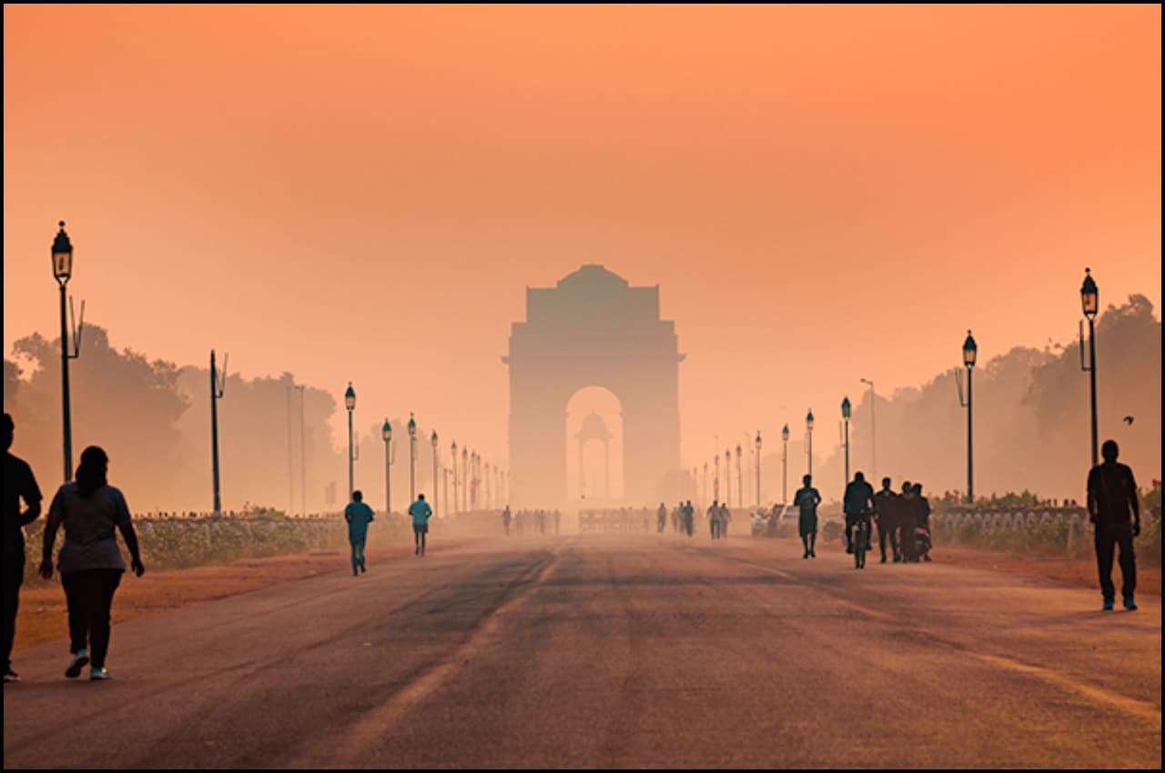 Delhi Air Quality: दिल्ली की हवा को लगी 'रावण की नज़र', गुणवत्ता में गिरावट दर्ज़