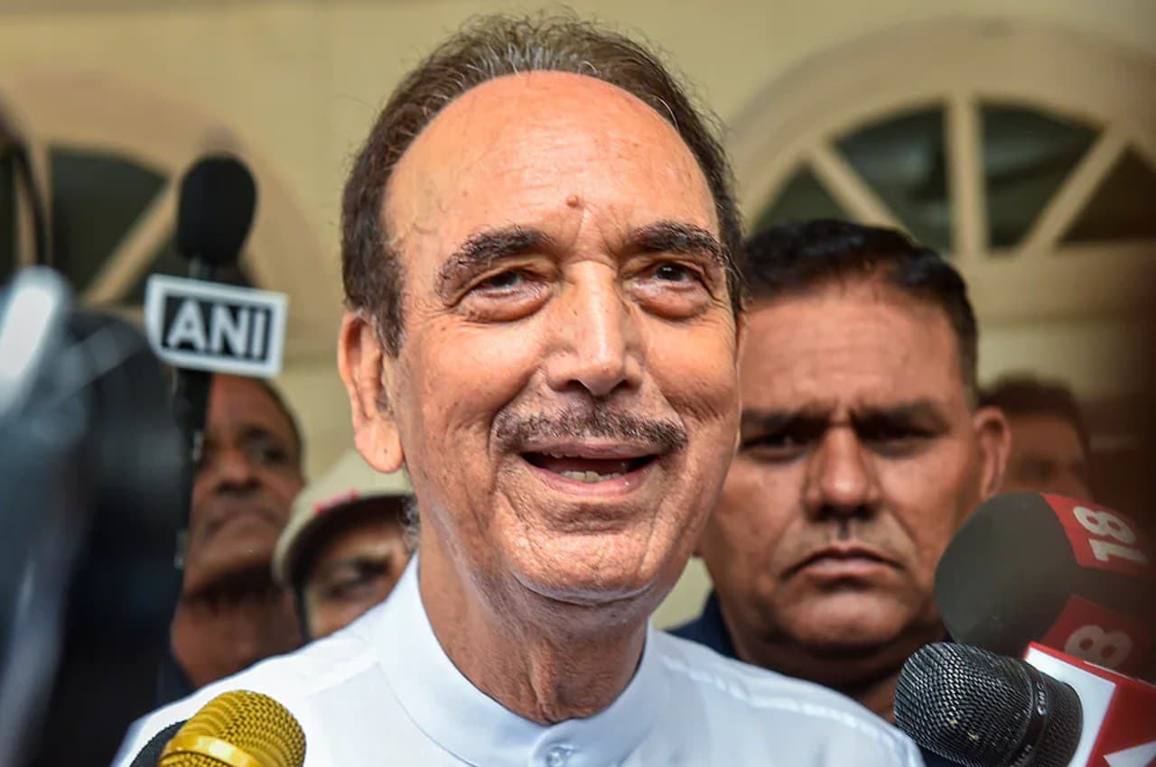 'कोई भी वापस नहीं ला सकता आर्टिकल 370, गुमराह ना करें क्षेत्रीय दल', रैली में बोले गुलाम नबी आजाद