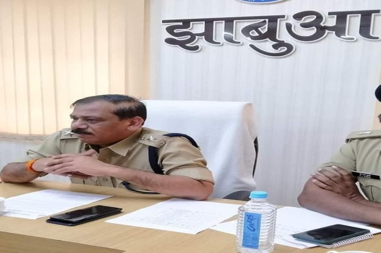 MP: सीएम शिवराज के आदेश पर SP सस्पेंड, कॉलेज के छात्रों से अपशब्द बोलने का आरोप