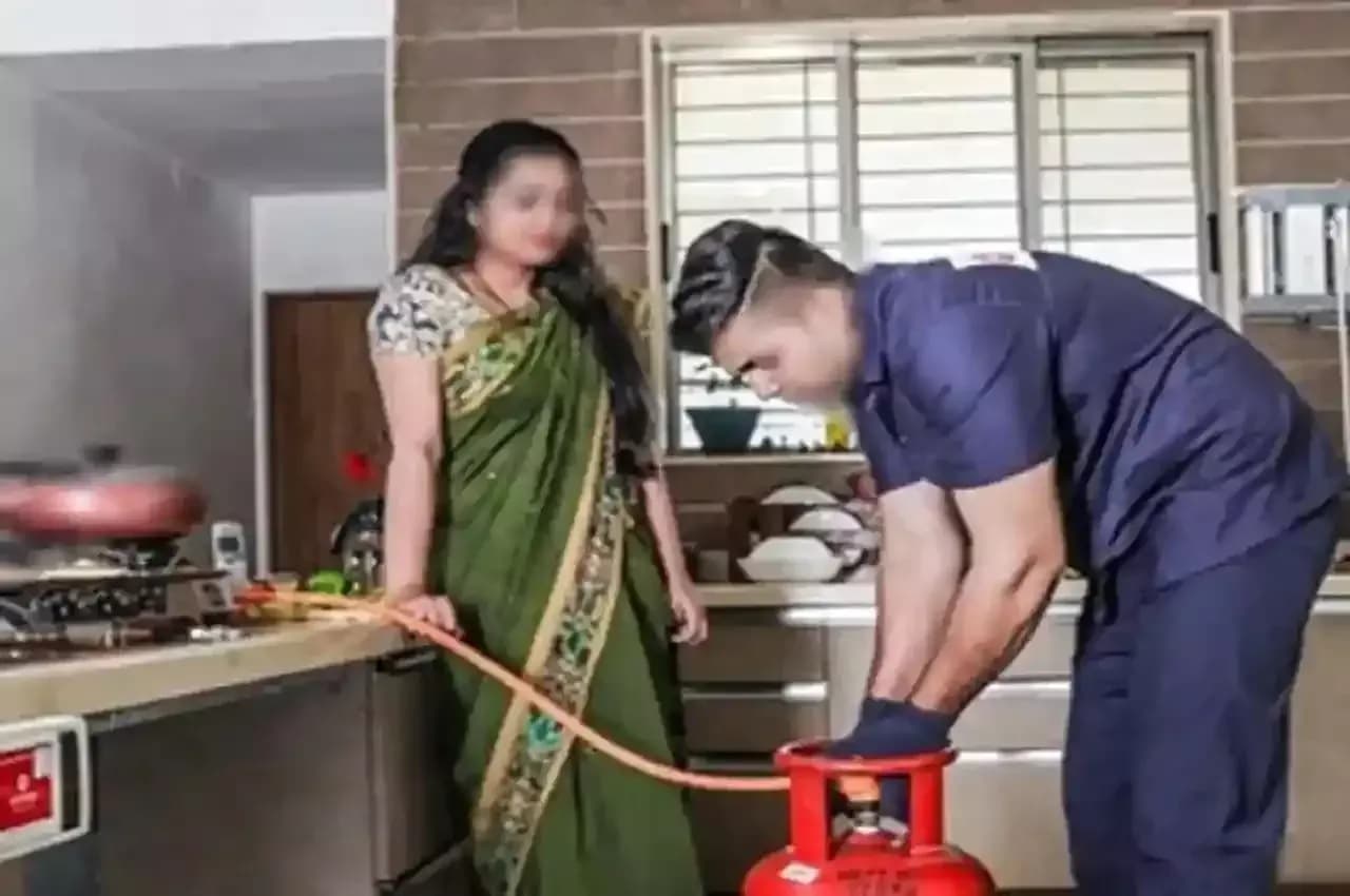 LPG Cylinder Big News: रसोई गैस सिलेंडर को लेकर सरकार का बड़ा बदलाव, अब देश के हर जरूरतमंद को मिलेगा सीधा फायदा
