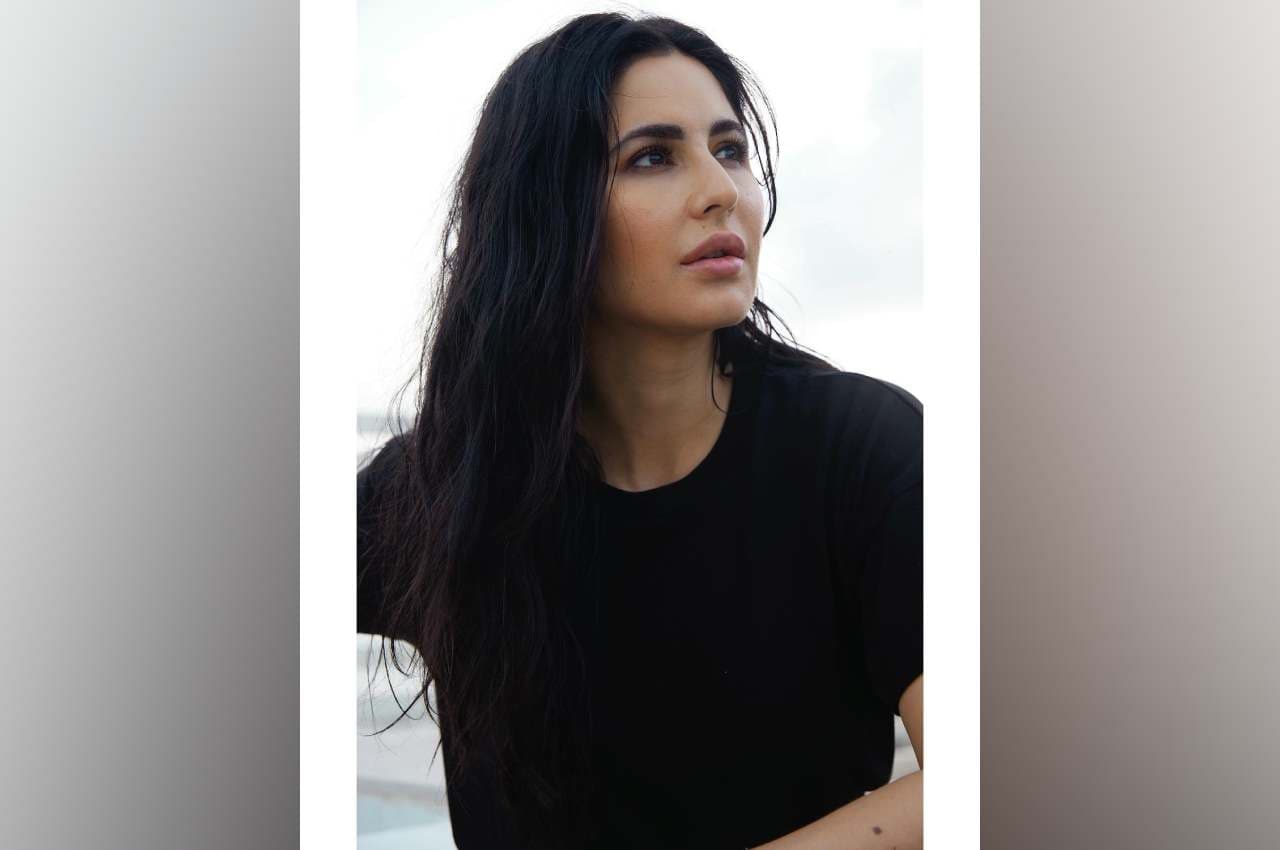 Katrina Kaif Photos: कटरीना कैफ ने शेयर किया 'मंडेमूड', इस अंदाज में आईं नजर