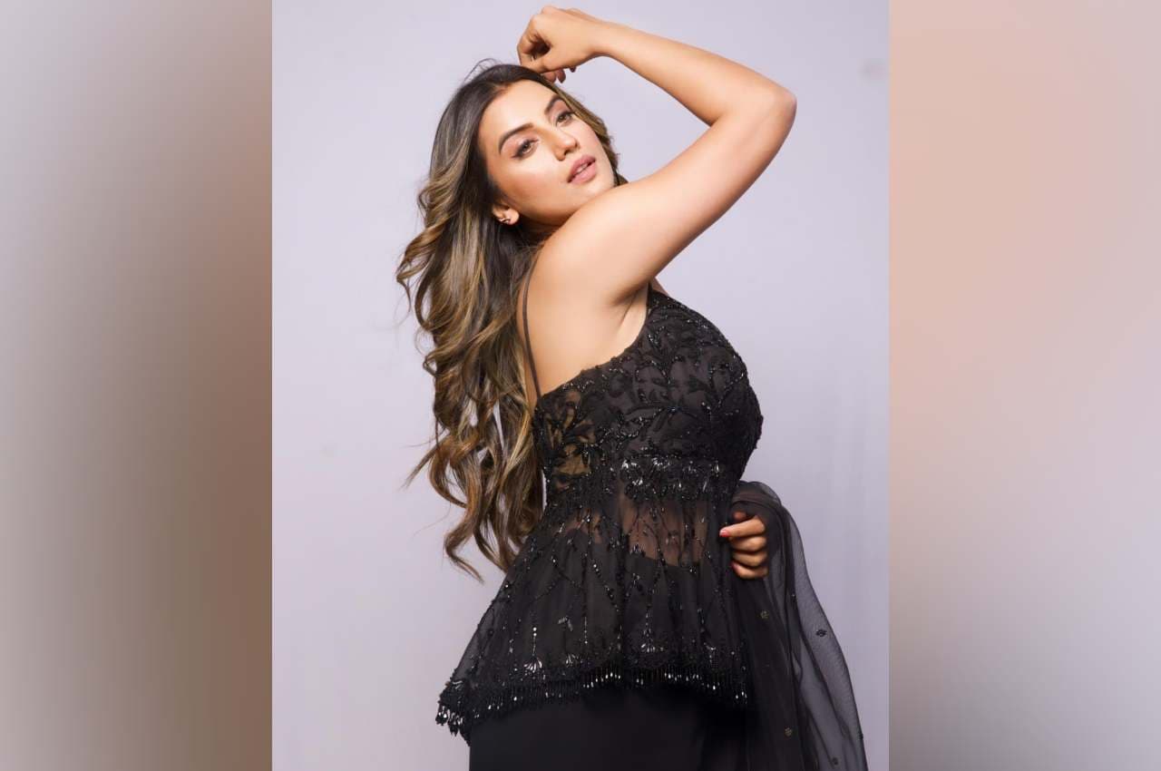 Bhojpuri Actress MMS: अक्षरा सिंह से पहले इन एक्ट्रेसेस के एमएमएस हो चुके हैं वायरल, ये नाम हैं शामिल