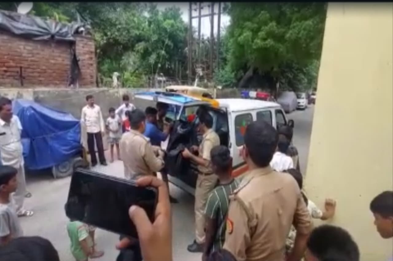 Noida: मां ने शादी करने को कहा तो दो सगी बहनों ने 11वीं मंजिल से लगा दी छलांग, एक की मौत
