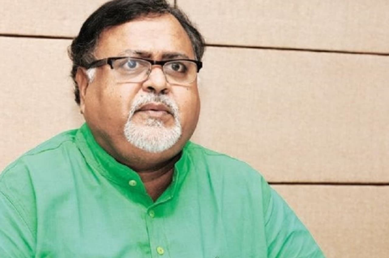 बंगाल शिक्षक भर्ती घोटाले में CBI ने दाखिल की चार्जशीट, पूर्व मंत्री पार्थ चटर्जी को बनाया आरोपी