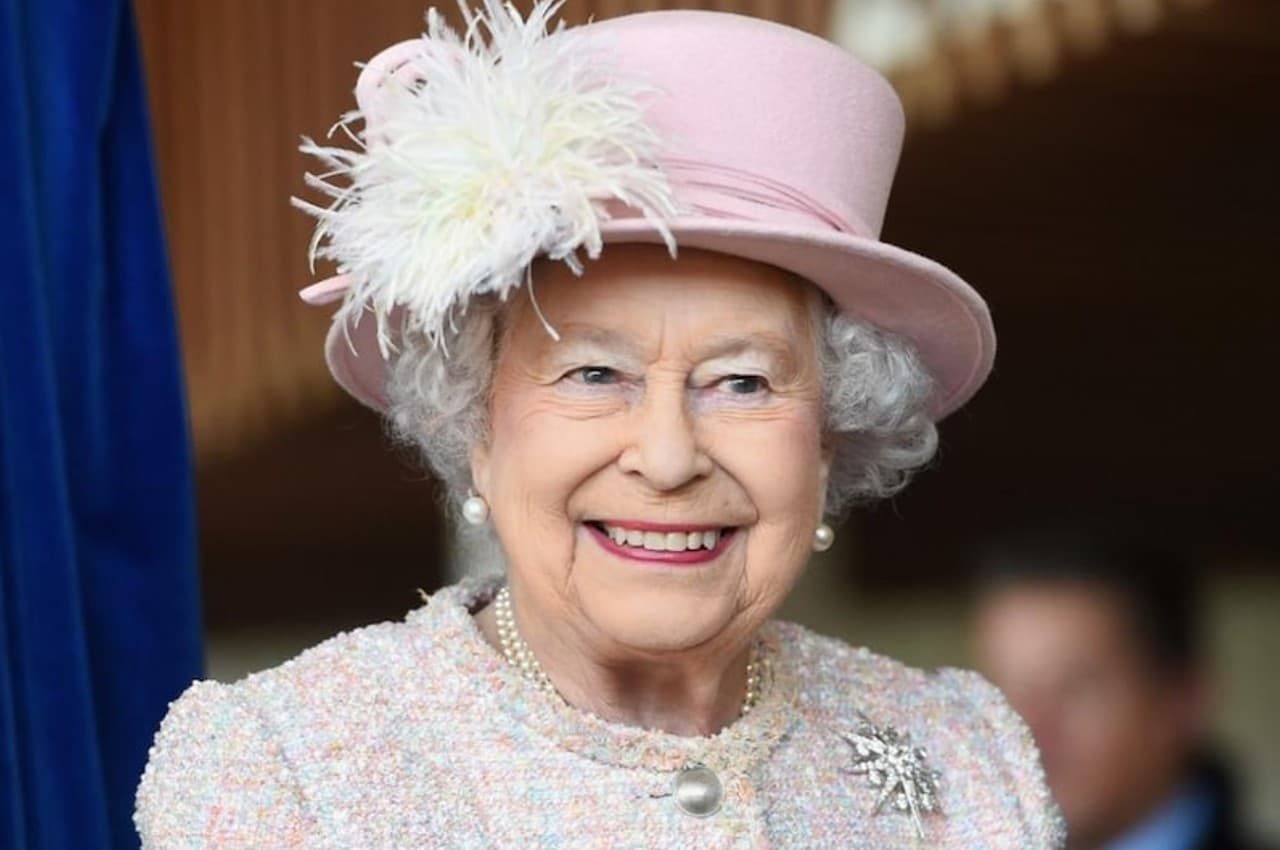 Queen Elizabeth II Death: क्वीन एलिजाबेथ के निधन पर बॉलीवुड सेलेब्स ने जताया दुख, कही ये बात