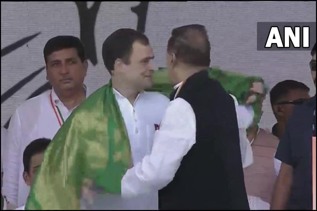 कांग्रेस हल्ला बोल रैली: भाजपा पर जमकर गरजे राहुल, कहा- सिर्फ कांग्रेस की विचारधारा भारत को बचा सकती है
