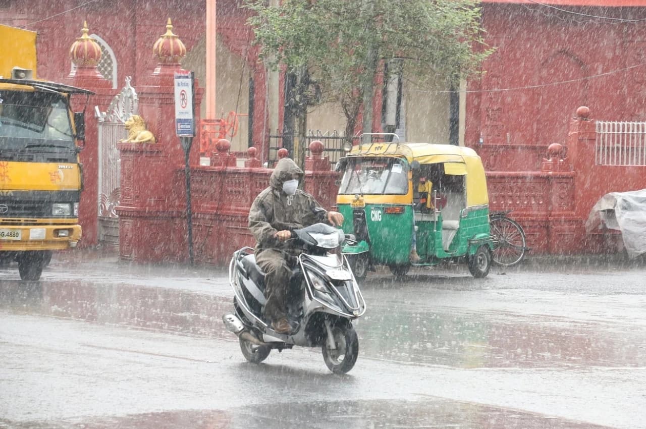 Rajasthan Weather Alert: प्रदेश में मानसून फिर से सक्रिय, इन जिलों के लिए बारिश का अलर्ट जारी