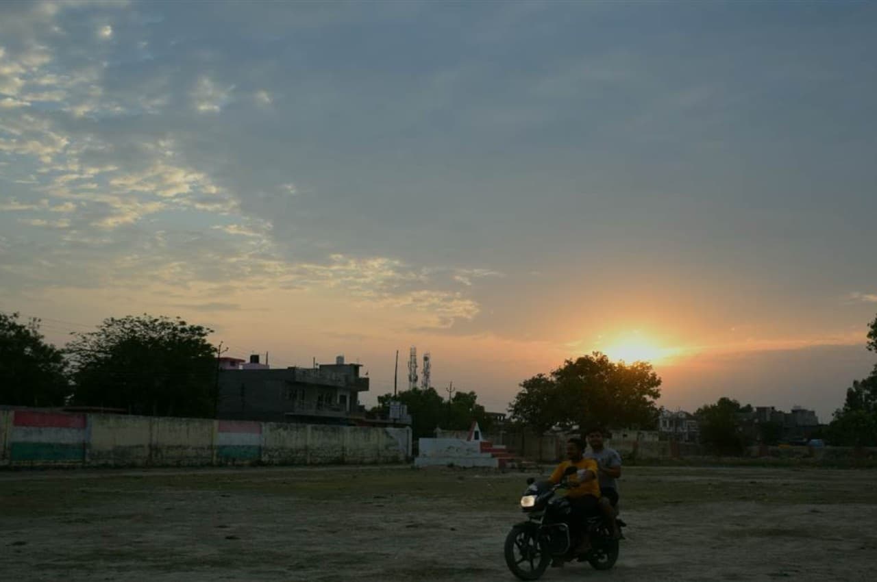 Rajasthan Weather: प्रदेश में मौसम ने ली करवट, तापमान में कमी के कारण होने लगी है शाम सुहानी