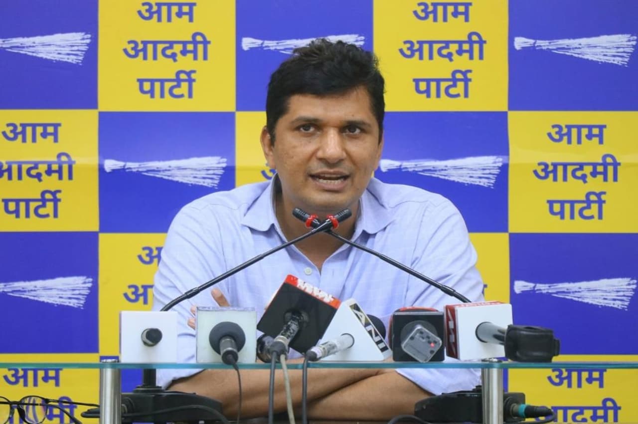 गुजरात में "आप" की बढ़ती हुई लोकप्रियता से डरकर अरविंद केजरीवाल को कुचलने के लिए यह कार्रवाई की जा रही है: सौरभ भारद्वाज