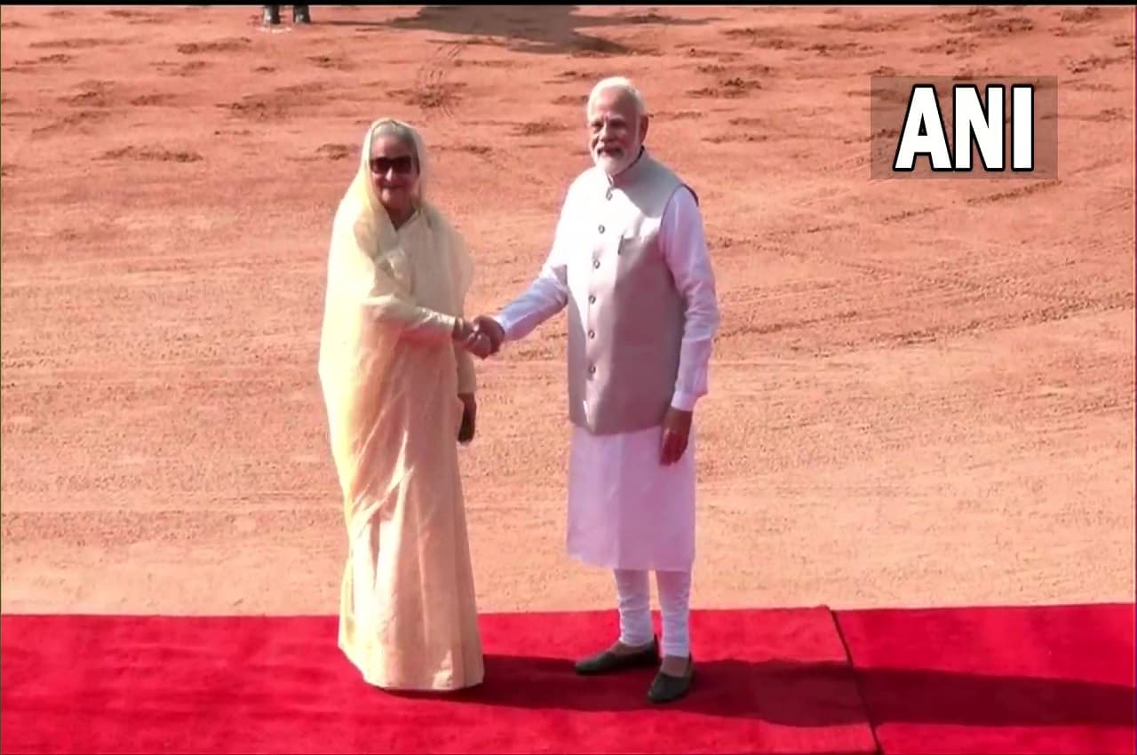Sheikh Hasina: राष्ट्रपति भवन में बांग्लादेश की प्रधानमंत्री का जोरदार स्वागत, पीएम मोदी ने की अगवानी