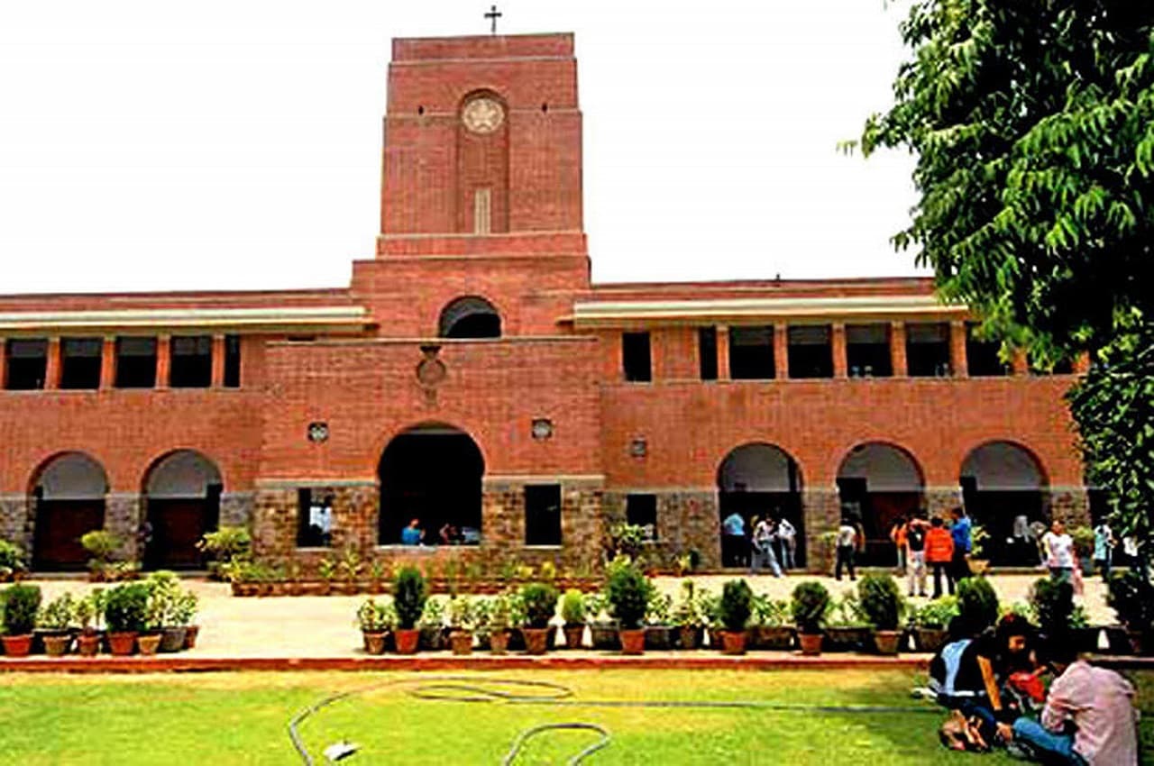 DU Admissions 2022: सीयूईटी के तहत एडमिशन को लेकर तकरार जारी, सेंट स्टीफंस कॉलेज जाएगा सुप्रीम कोर्ट