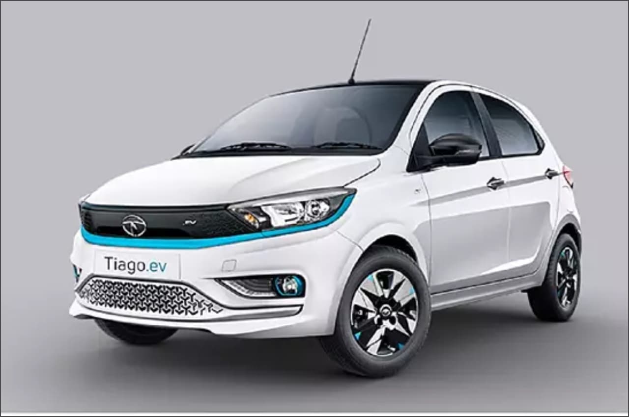 Tata Tiago EV Launch: लॉन्च हो गई मोस्ट अवेटेड इलेक्ट्रिक कार, सिर्फ एक रुपए में दौड़ेगी इतने किलोमीटर