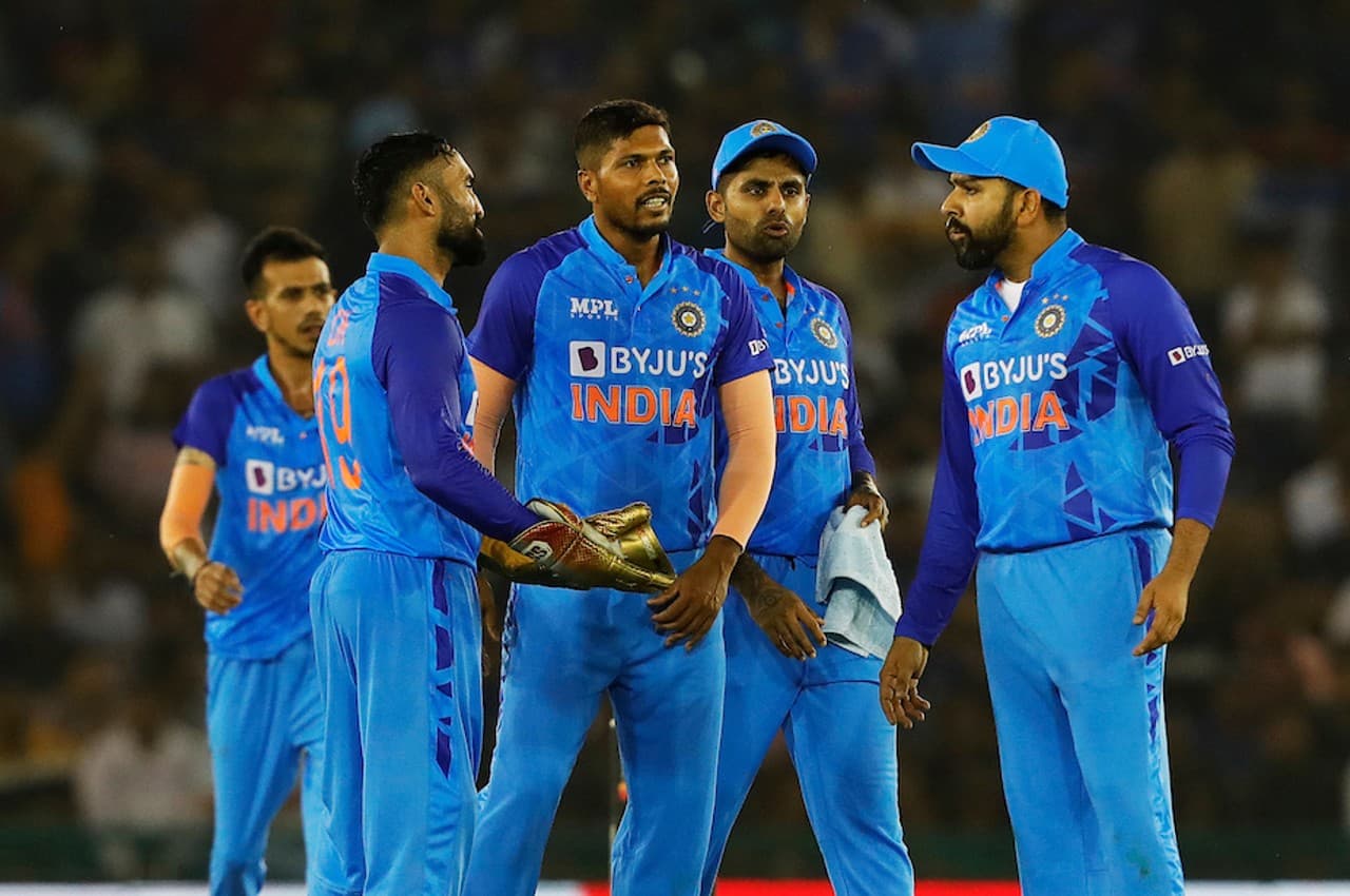 ICC T20 Rankings: ताजा रैंकिंग में सूर्या ने बाबर आजम को पछाड़ा, पांड्या को भी मिला बड़ा फायदा