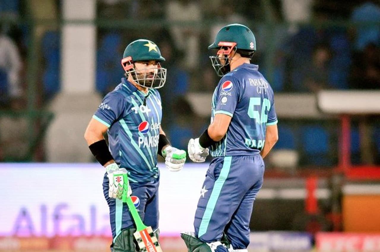 PAK vs ENG: पाकिस्तान ने इंग्लैंड को दिया 146 रनों का टारगेट, रिजवान ने खेली 63 रनों की पारी