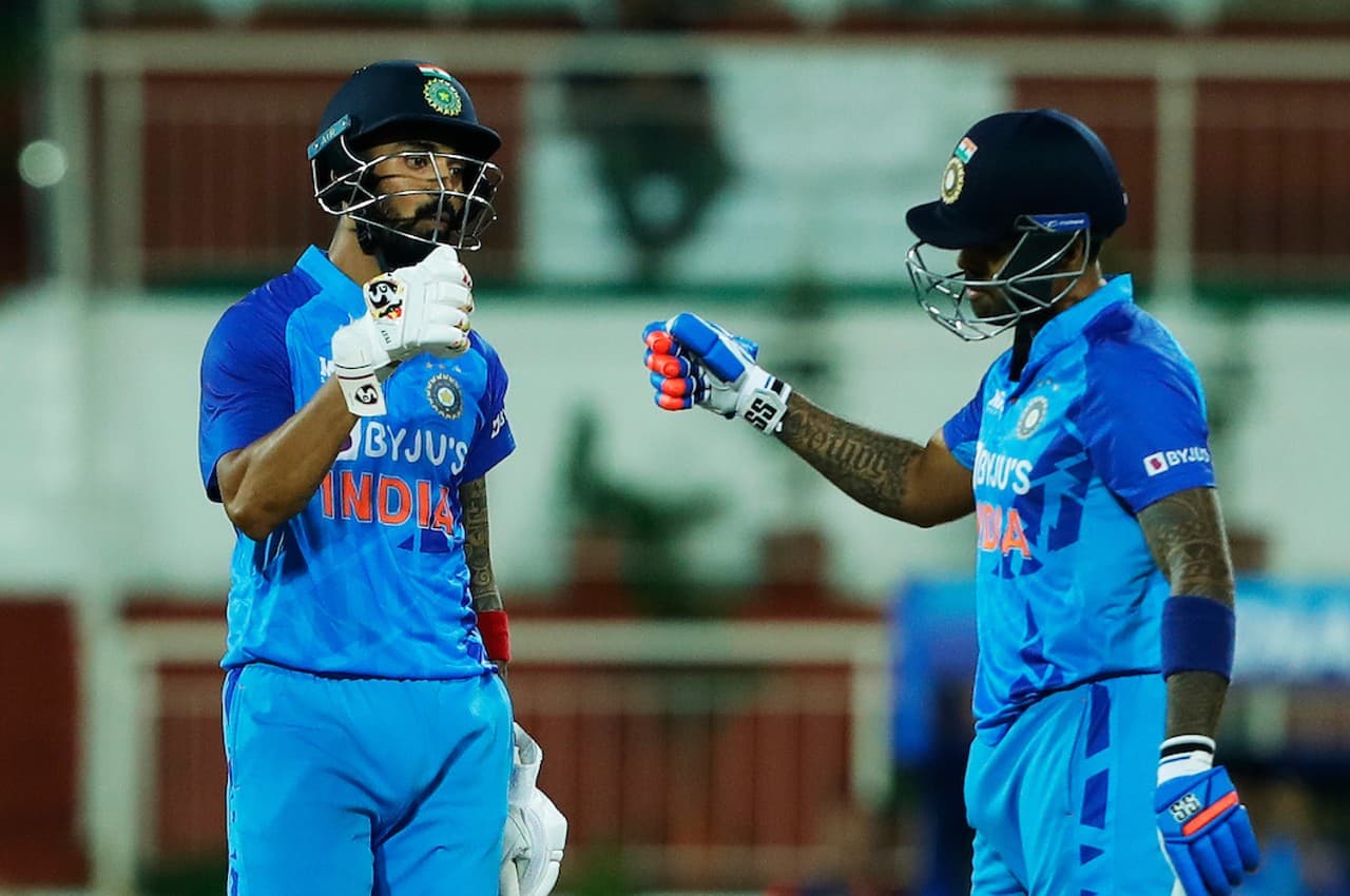 IND vs SA Live: 8 विकेट से जीती टीम इंडिया, सीरीज में 1-0 की बढ़त
