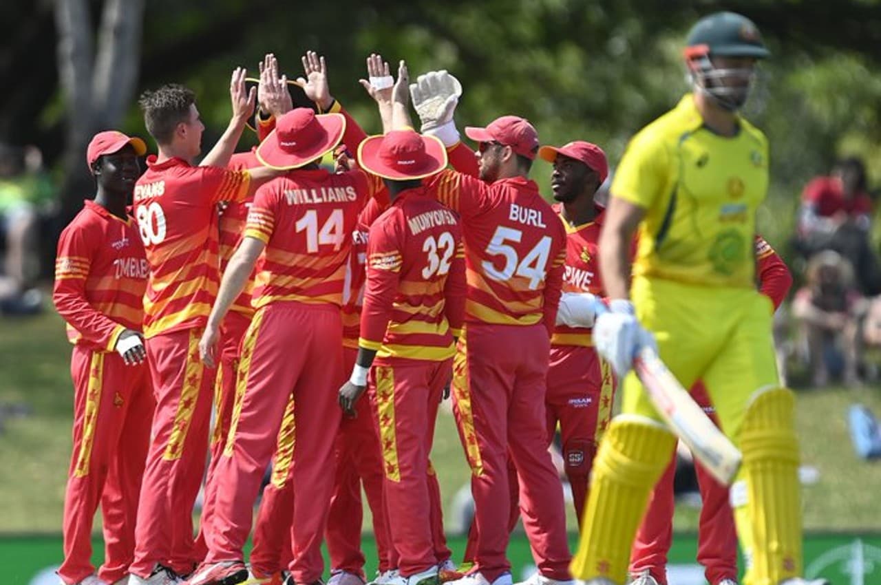 ZIM vs AUS: जिम्बाब्वे ने रचा इतिहास, आस्ट्रेलिया को पहली बार उसके घर में बुरी तरह हराया