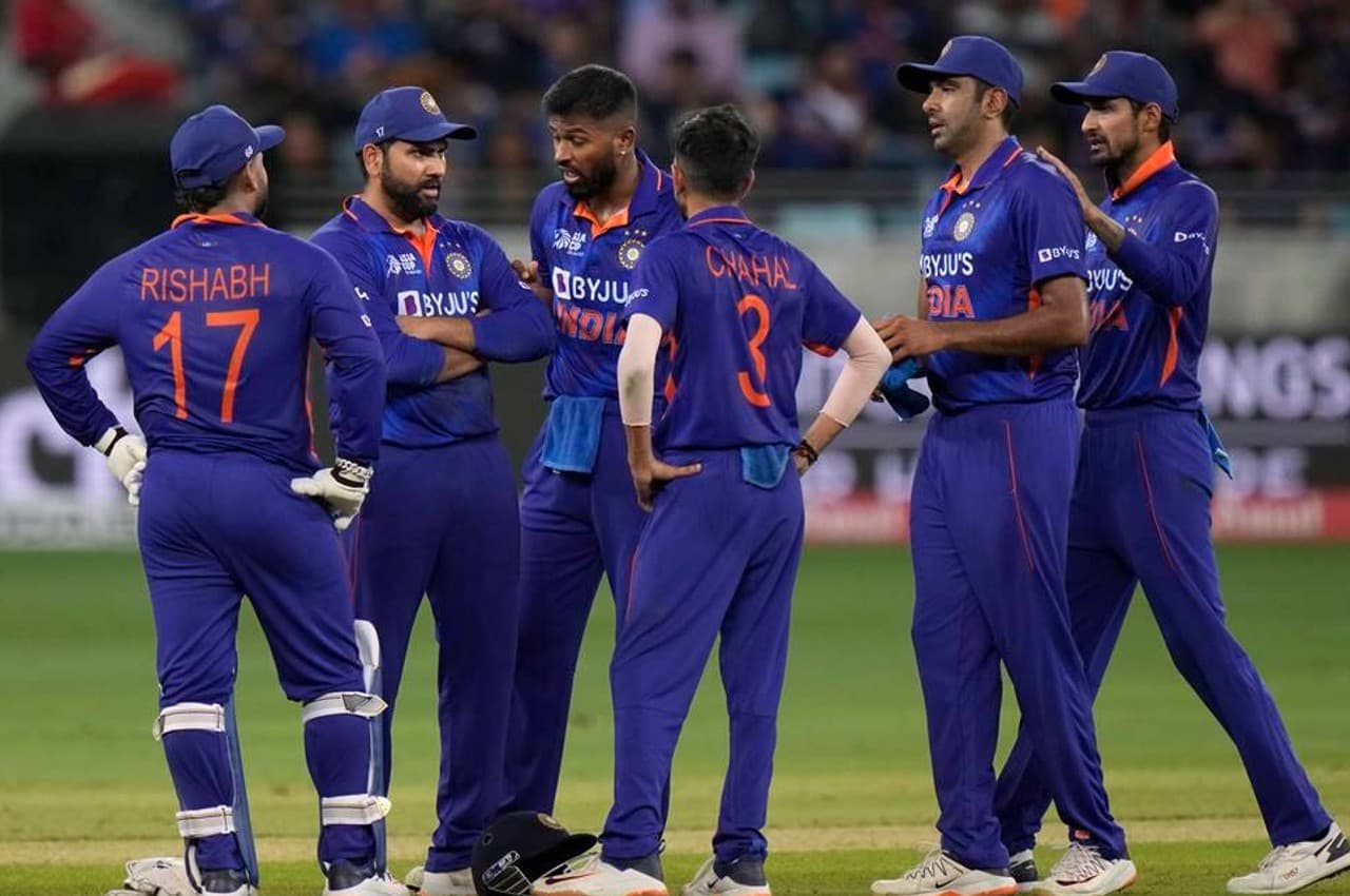 पांड्या के बाहर होते ही खुली इस प्लेयर की किस्मत, अचानक मारी Team india में एंट्री, आज मिलेगा मौका?
