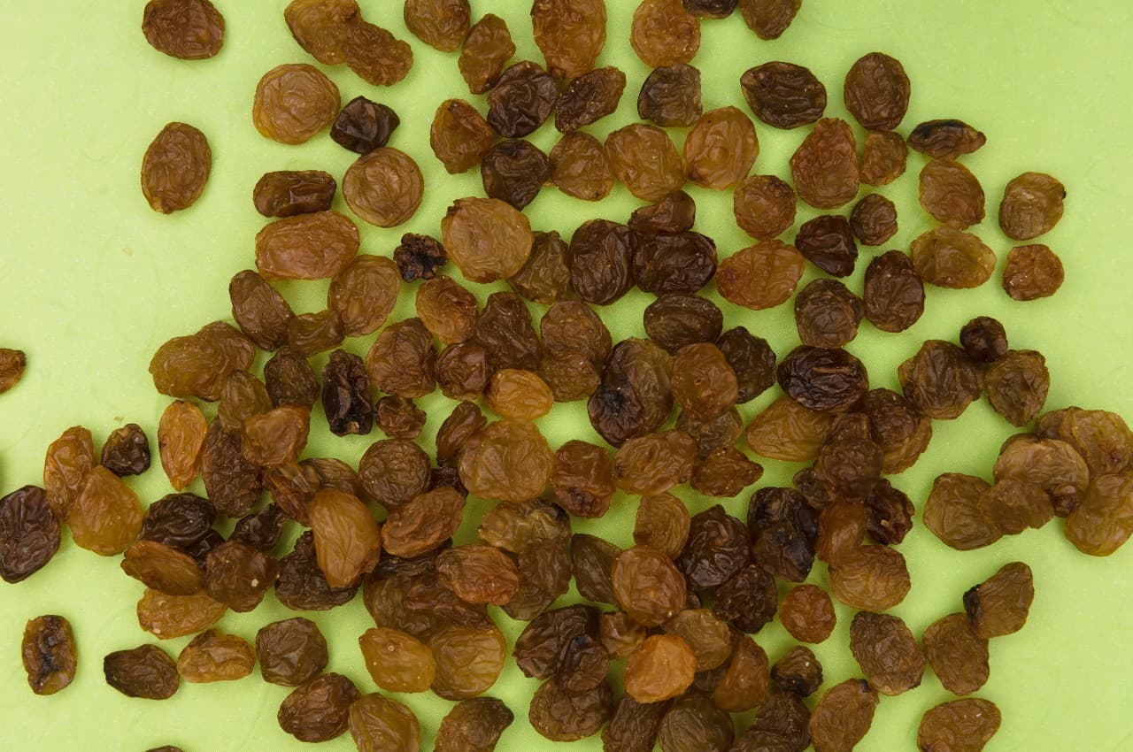 Benefits of Raisin: 10 किशमिश में छिपा है पुरुषों की जवानी का राज, ऐसे करें सेवन, हो जाएगा कमाल