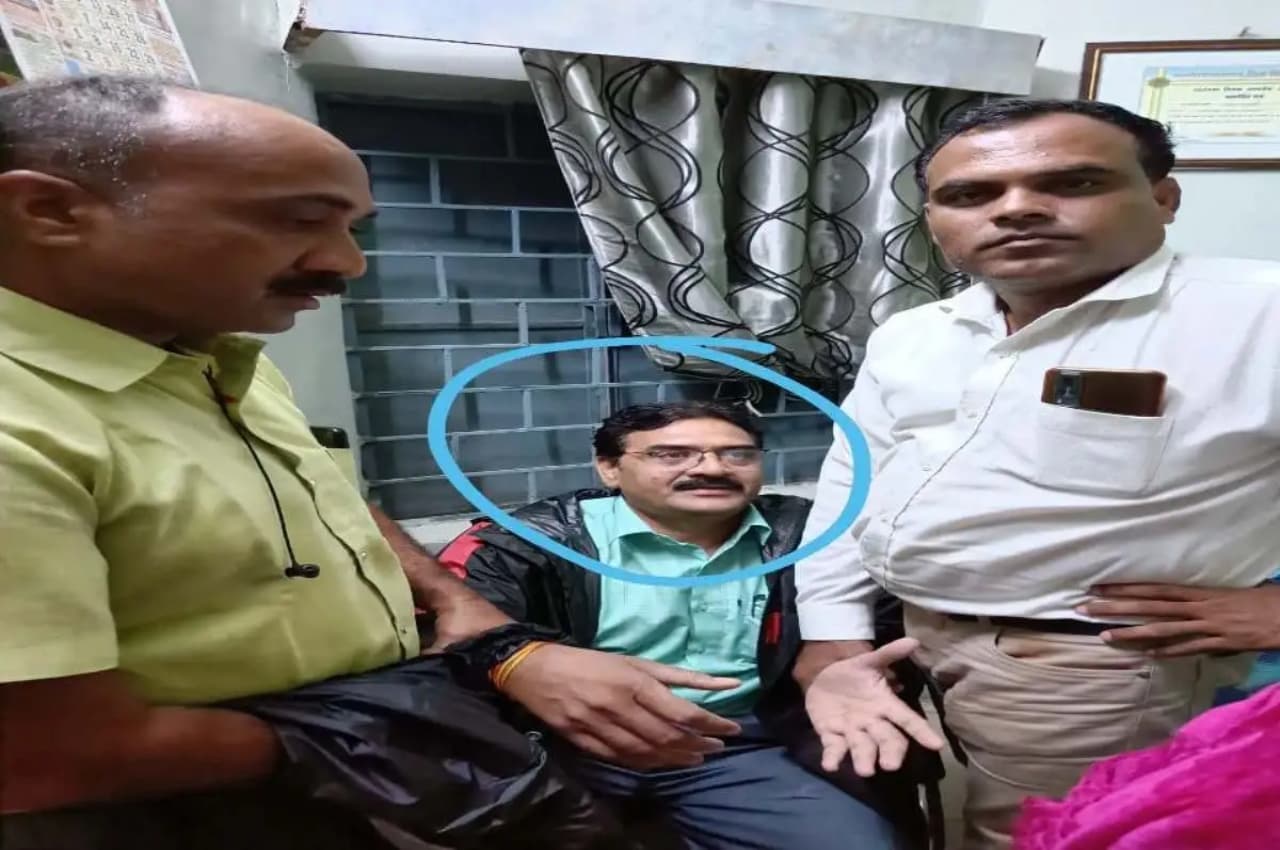 MP: रिश्वतखोर बीआरसी का भंडाफोड़, रंगे हाथों लोकायुक्त ने किया गिरफ्तार, जानिए पूरा मामला