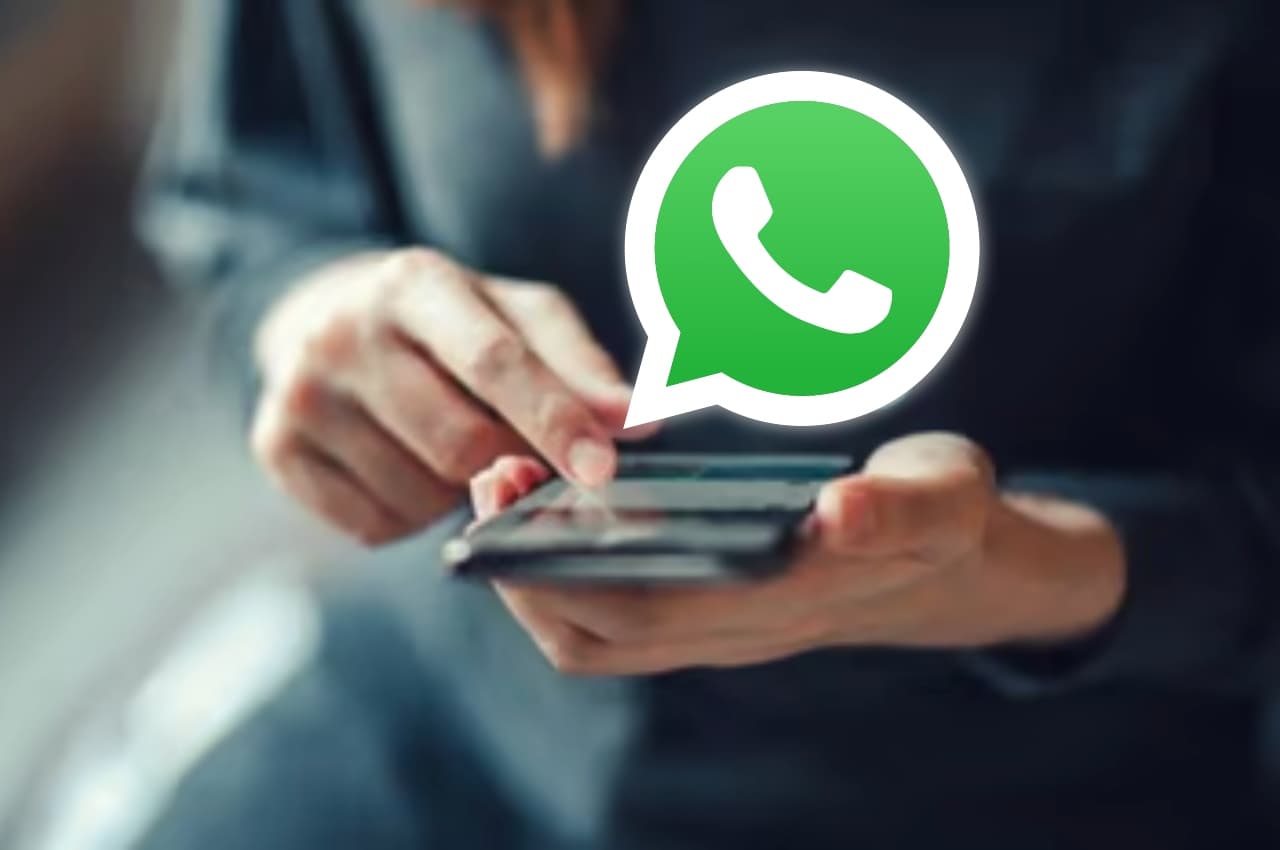 बगल में बैठा शख्स नहीं पढ़ सकेगा आपकी WhatsApp Chats, बस करना होगा ये काम!