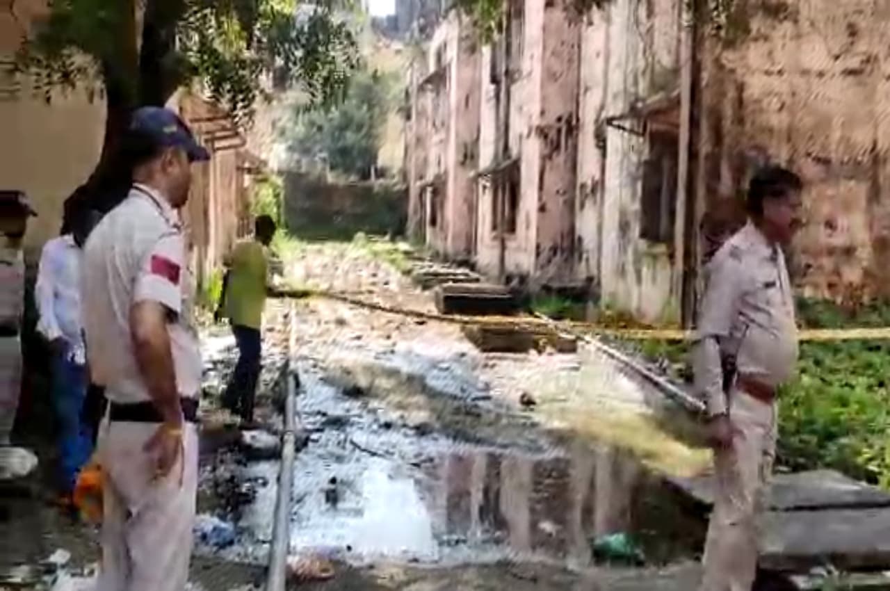 MP Crime: जिस जगह मिले थे कपड़े वहीं मिली जुड़वा बच्चों की लाश, मां पर हत्या का शक