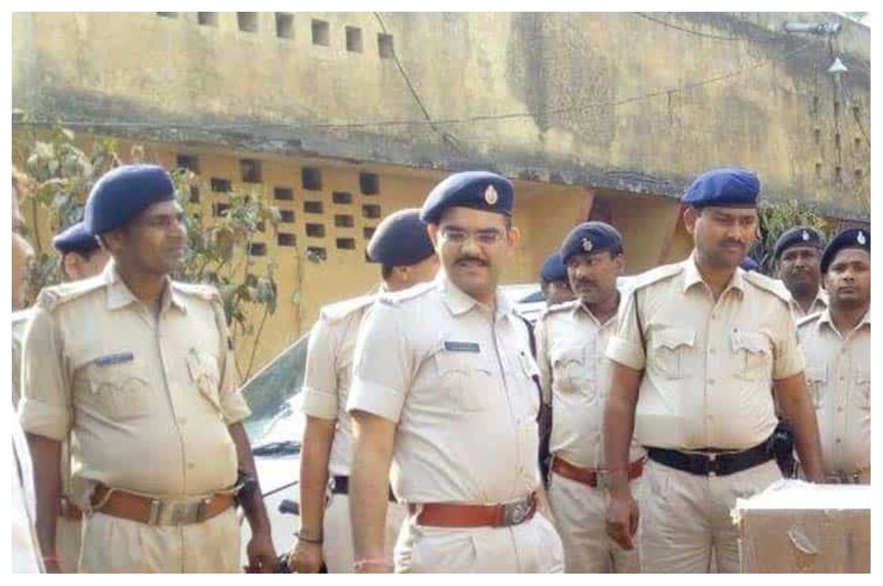 बिहार से यूपी जाकर की शराब पार्टी, हिसाब में 100 रुपये के लिए हुआ विवाद, दोस्त ने गला रेत कर मारा