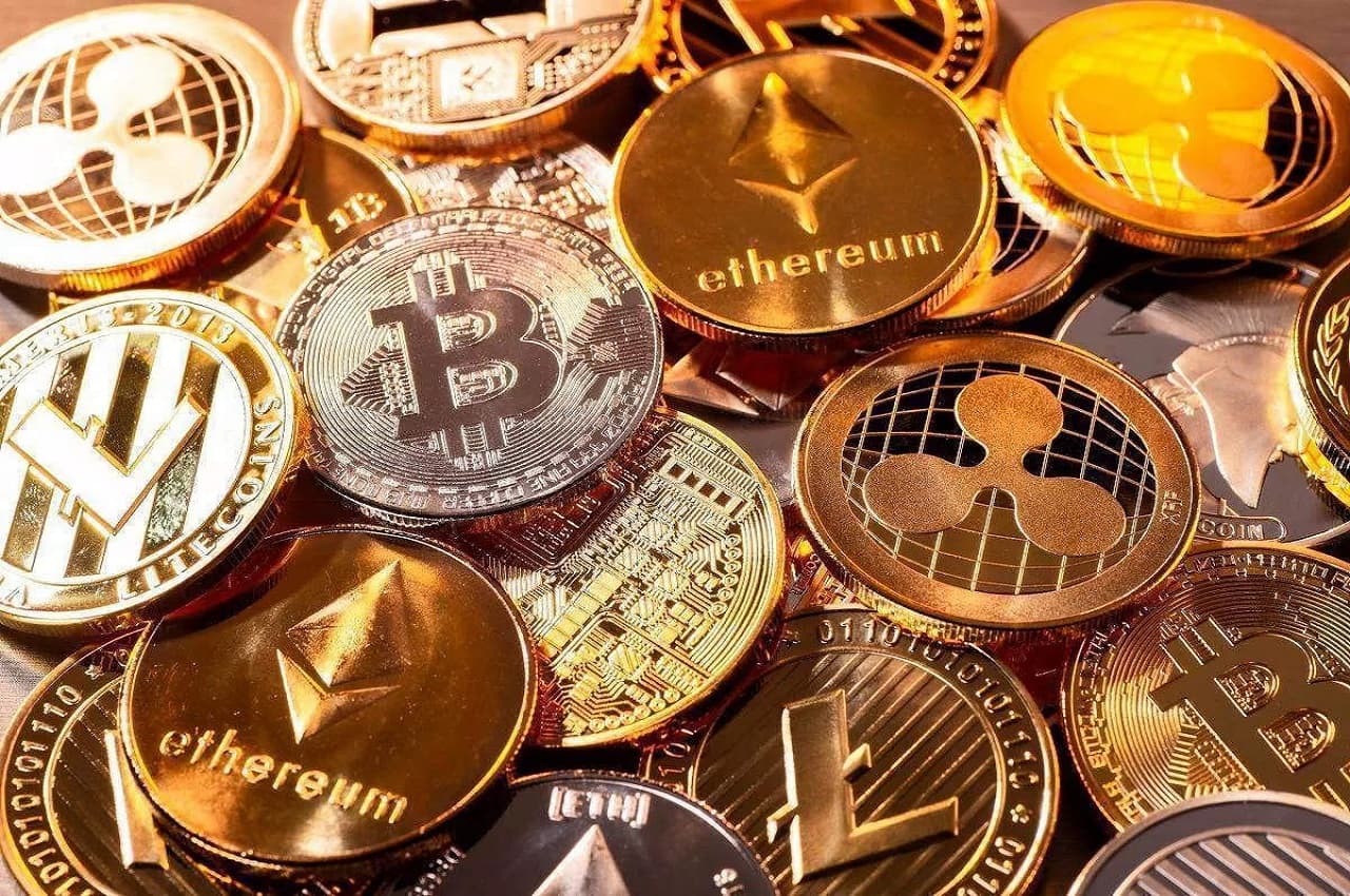 Cryptocurrency price today: क्रिप्टोक्यूरेंसी बाजार पिछले 24 घंटों में लुढ़का, इतने हो गए Bitcoin, Ethereum के दाम