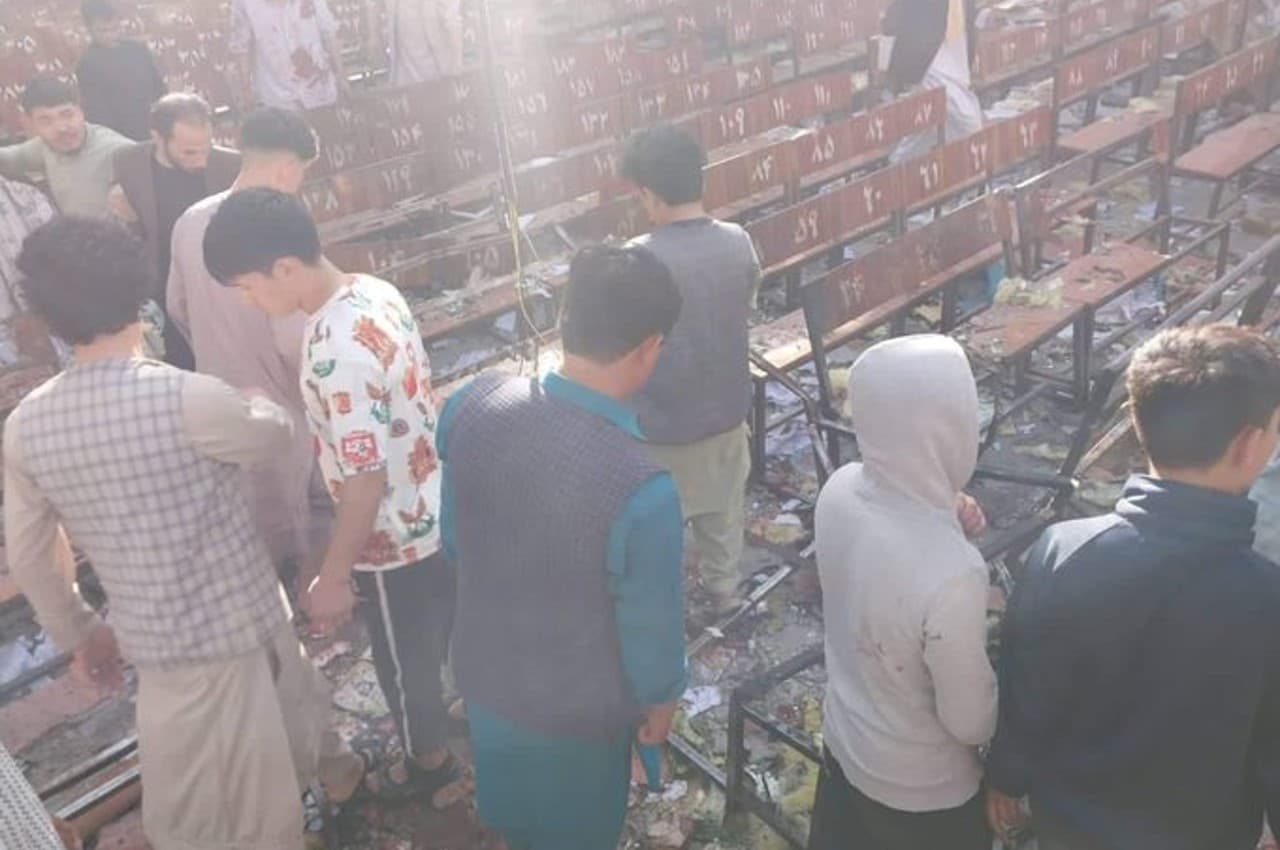 Kabul School Bomb Blast: काबुल के स्कूल में आत्मघाती हमला, 100 से अधिक बच्चों के मारे जाने का दावा
