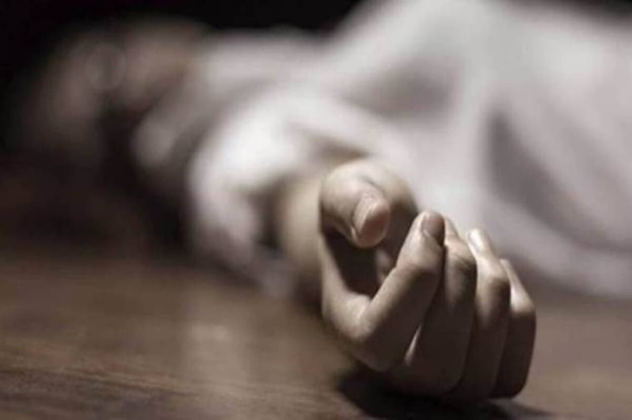 Delhi Crime News: दिल्ली के अपार्टमेंट में मिली महिला की लाश, लिव-इन पार्टनर फरार