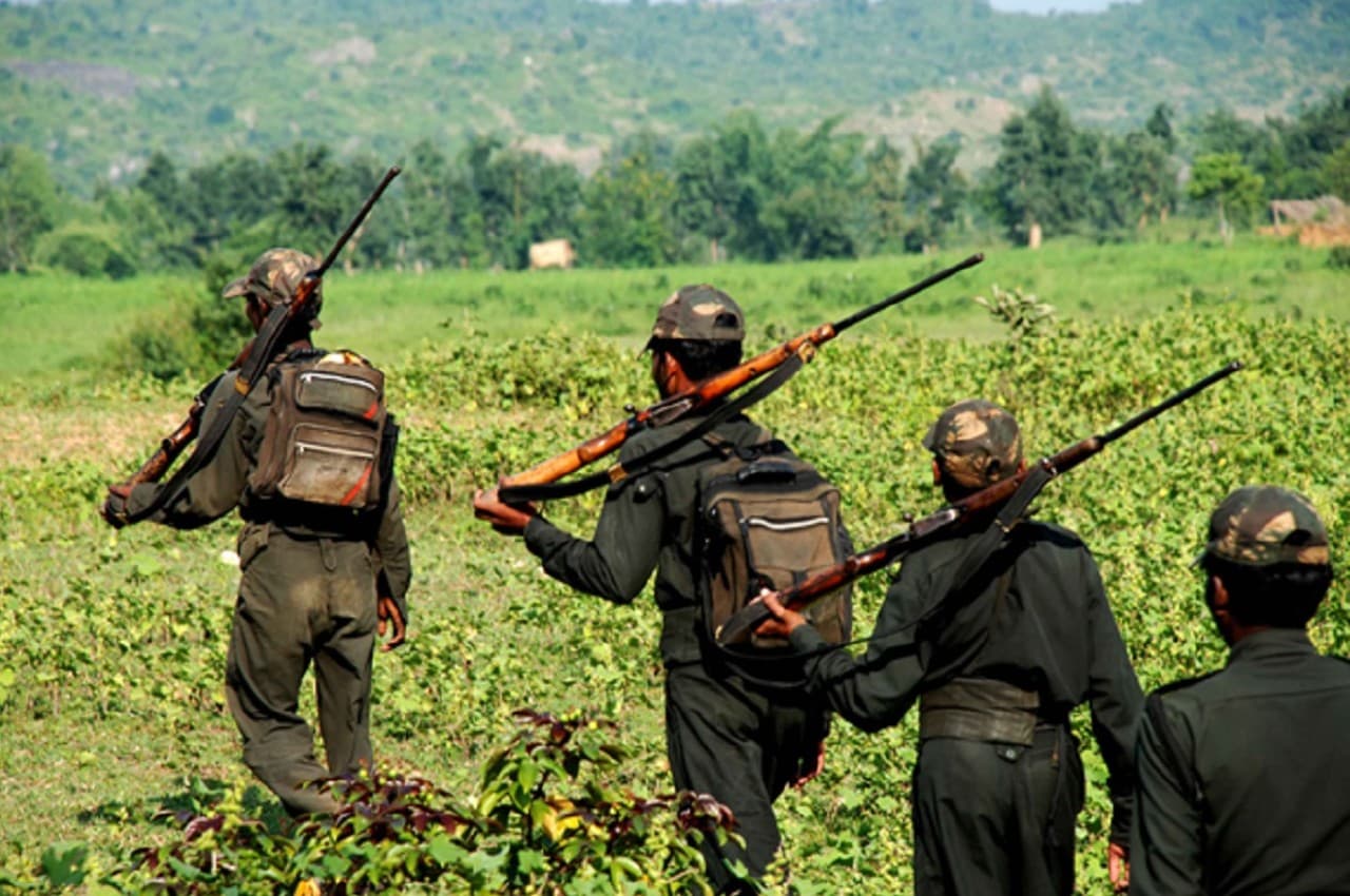 CRPF के DG का दावा- नक्सल मुक्त हुआ बिहार; अमित शाह बोले- निर्णायक लड़ाई में सुरक्षाबलों की मिली सफलता