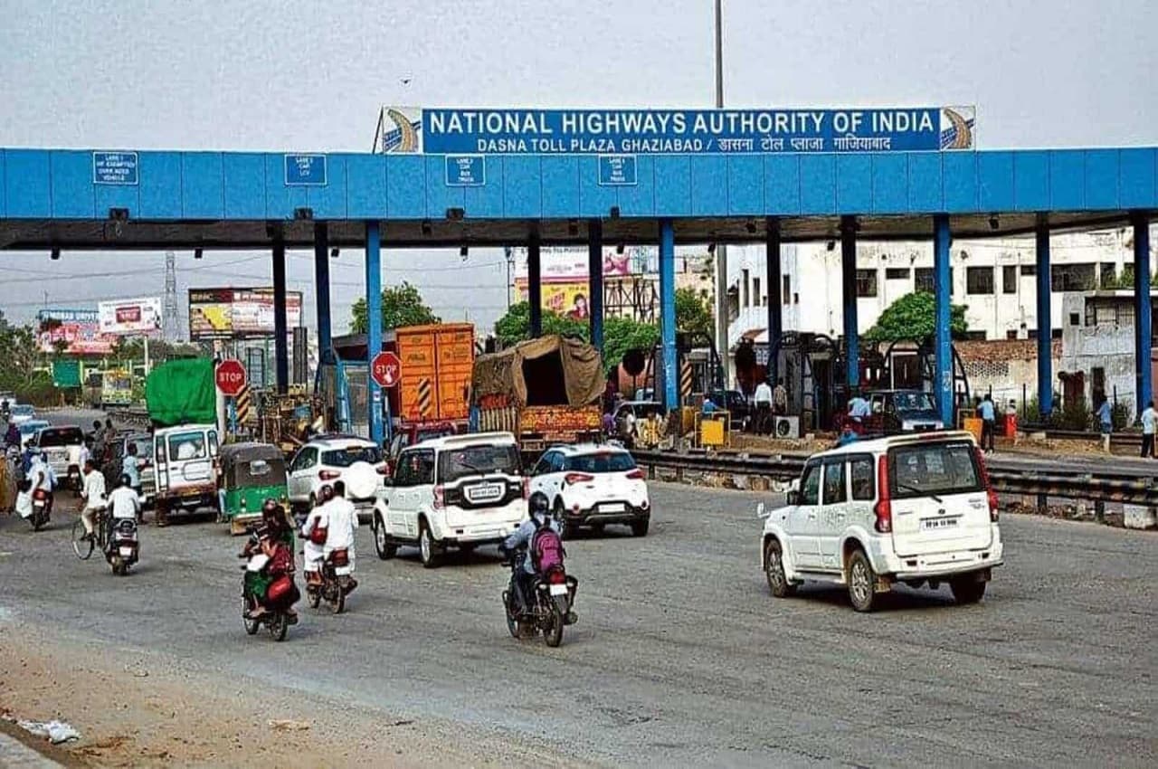 Automatic Toll Plazas: जल्द शुरू हो रहे हैं ऐसे टोल टैक्स जिधर नहीं रुकेगी आपकी गाड़ी, यहां पढ़ें- सभी जानकारी