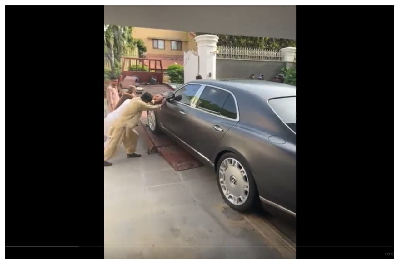 Video: लंदन से चोरी Bentley कार पाकिस्तान में बरामद, जानें पाकिस्तान कैसे पहुंची कार